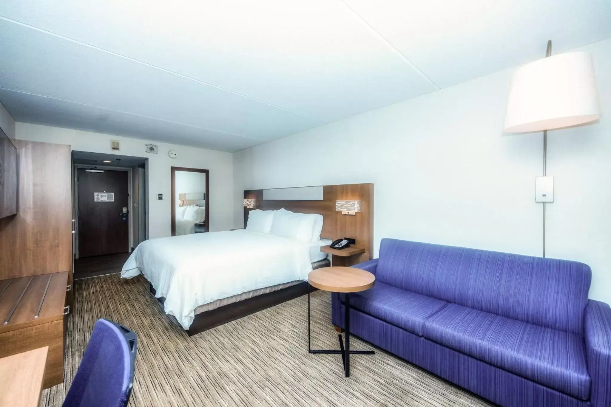 Photo of the whole room in Holiday Inn Express Saugus Logan Airport, an IHG hotel