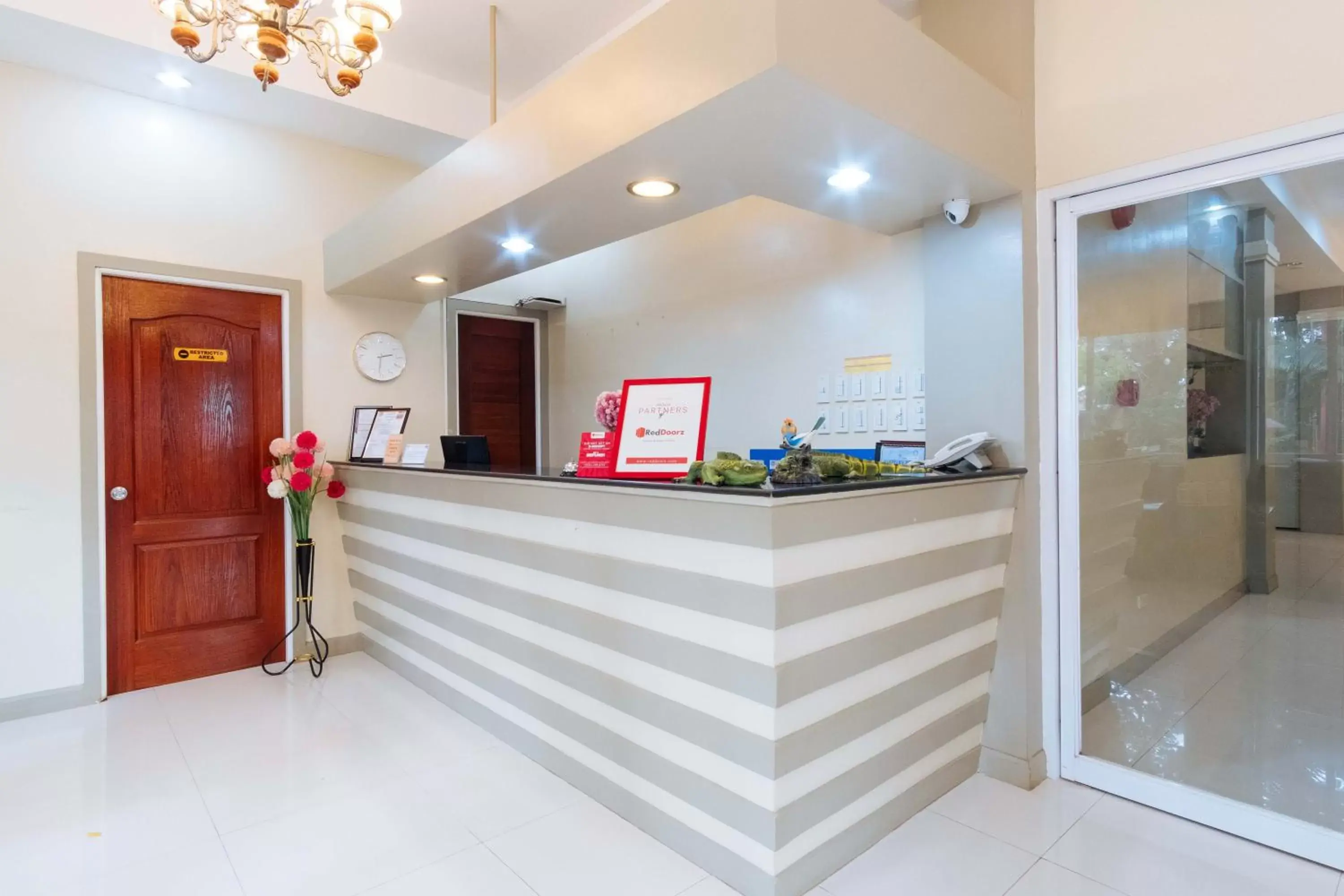 Lobby or reception, Lobby/Reception in RedDoorz Premium @ Gabinete Road Palawan