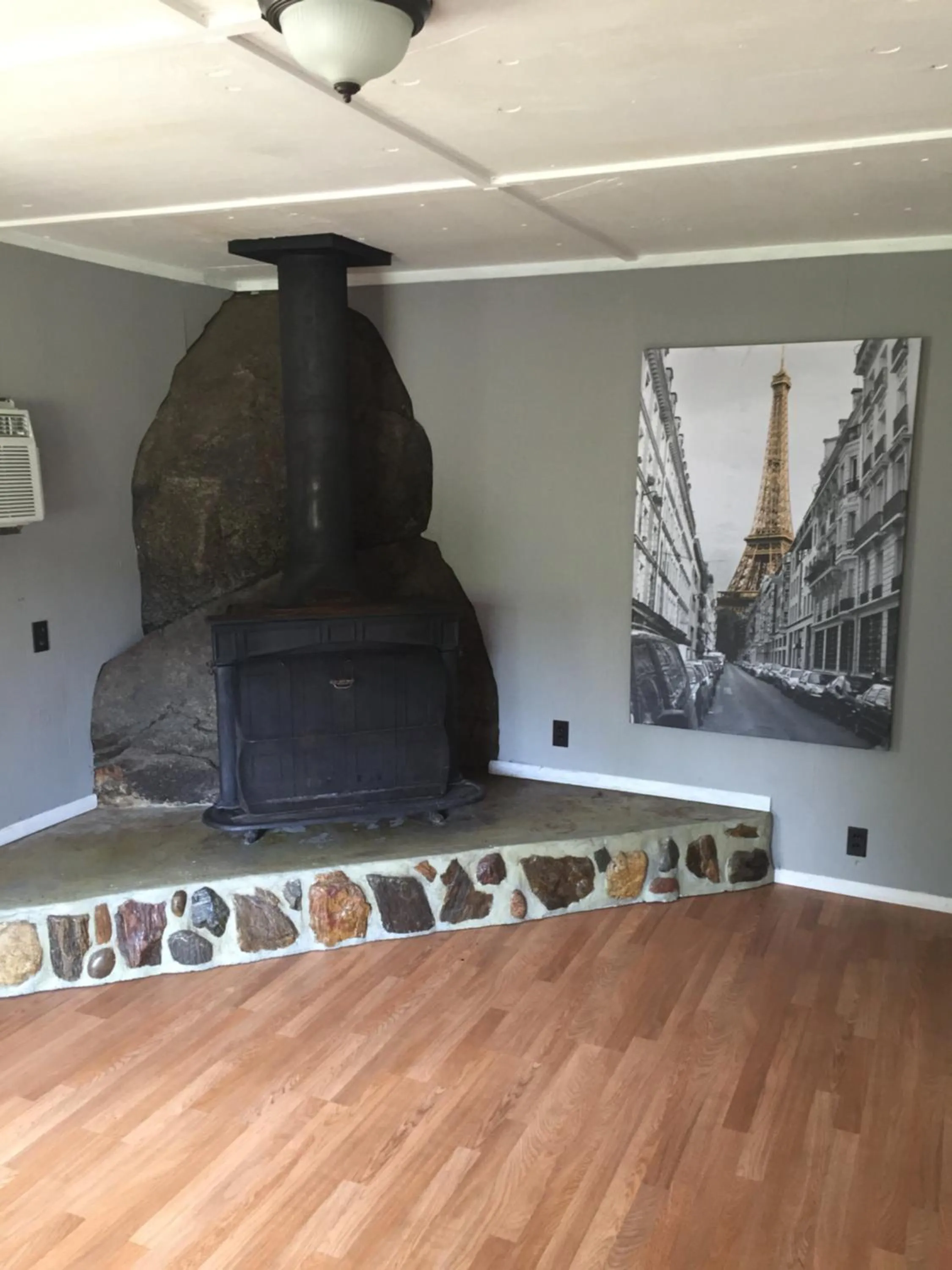 Decorative detail in Mountain Trail Lodge and Vacation Rentals