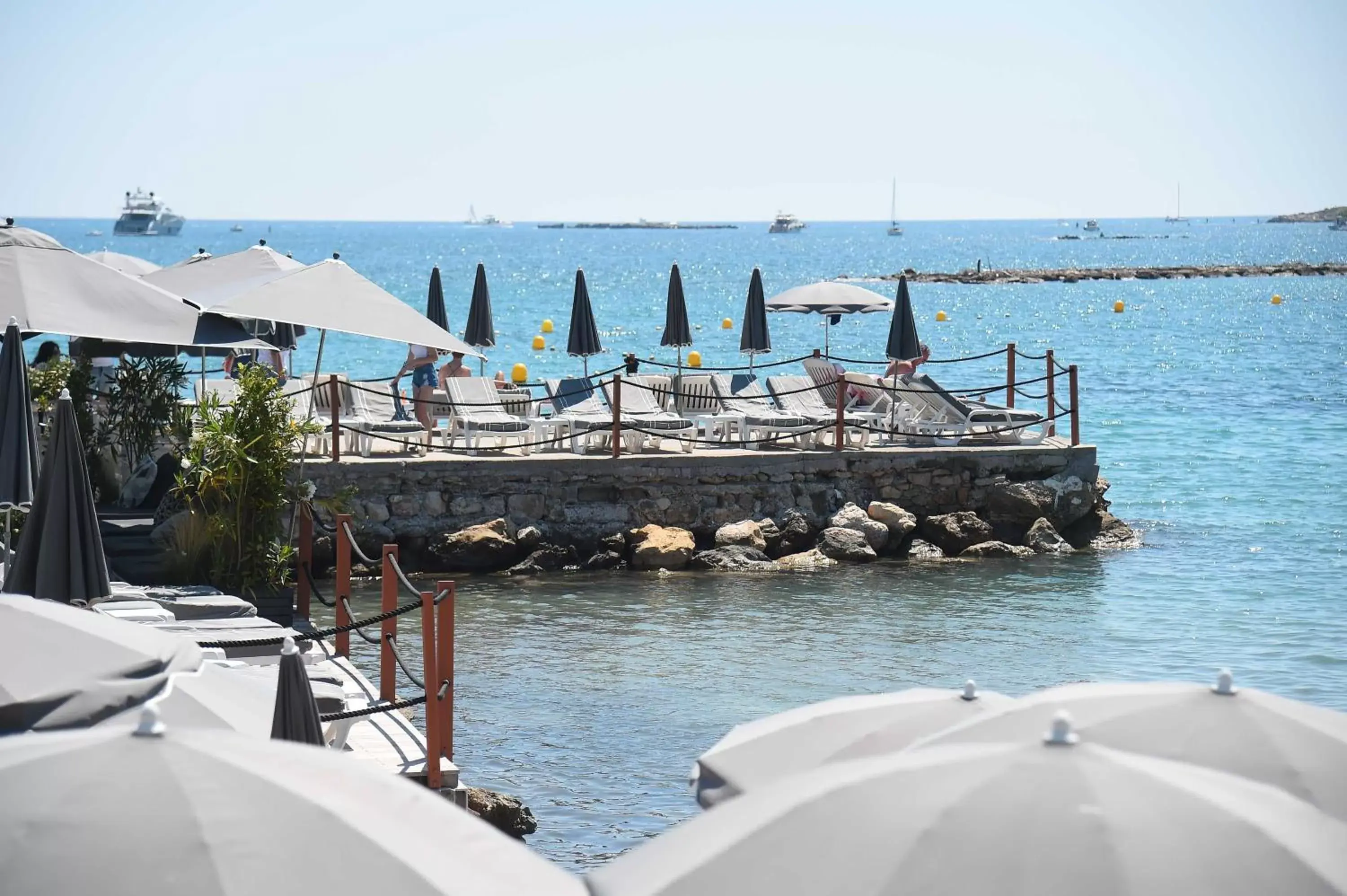 Beach in Royal Antibes - Luxury Hotel, Résidence, Beach & Spa