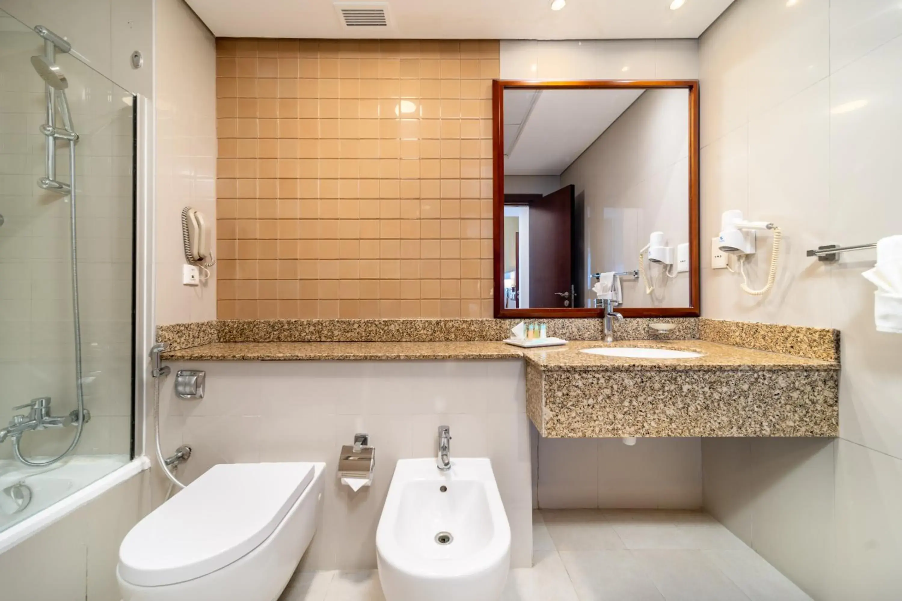 Toilet, Bathroom in Star Metro Deira Hotel Apartments