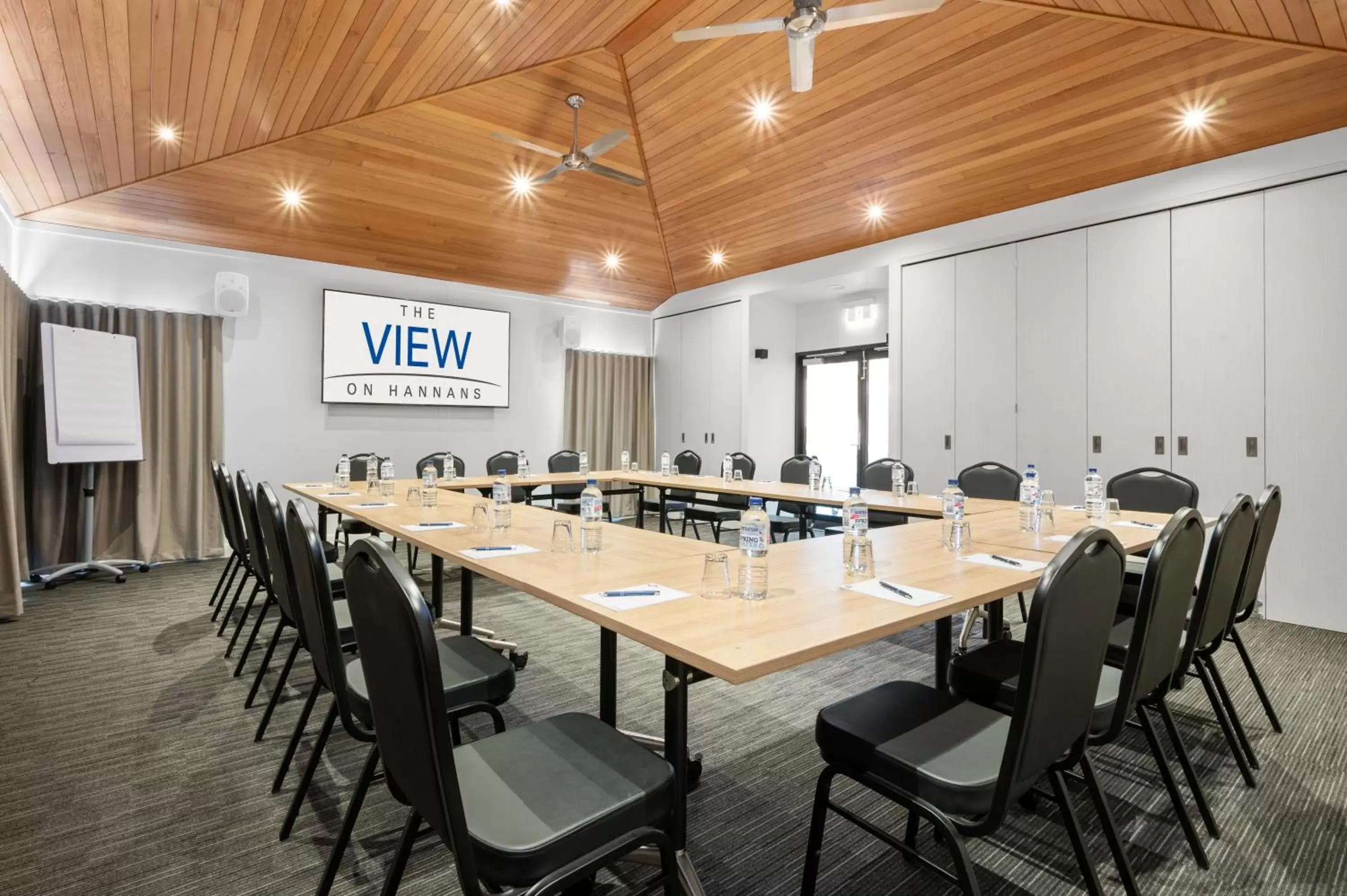 Meeting/conference room in The View On Hannans Kalgoorlie Meeting/conference room in The View On Hannans Kalgoorlie
