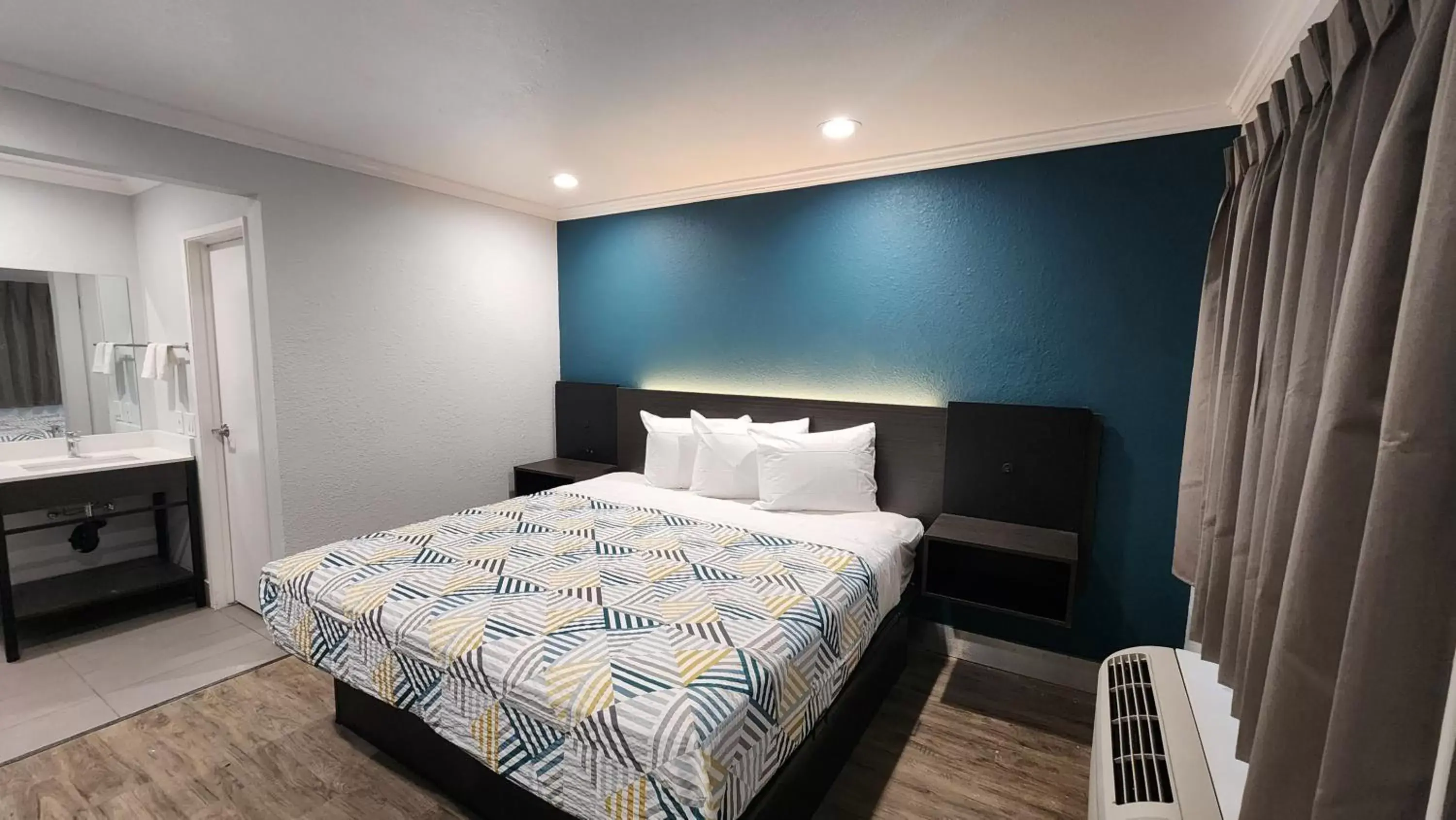 Bed in Studio 6 Suites San Ysidro CA San Diego South Bay Bed in Studio 6 Suites San Ysidro CA San Diego South Bay