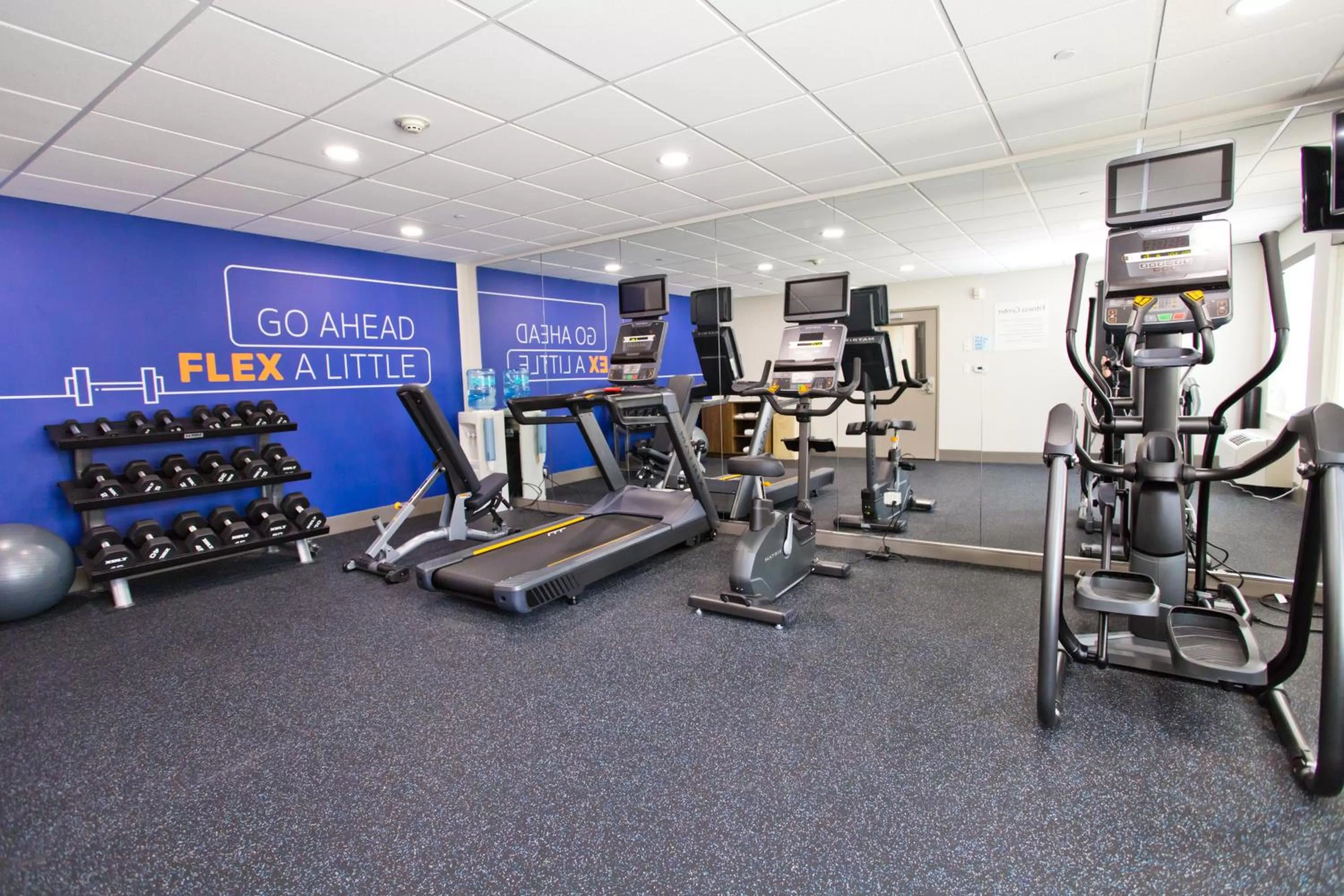 Fitness centre/facilities in Holiday Inn Express & Suites Sacramento NE Cal Expo by IHG