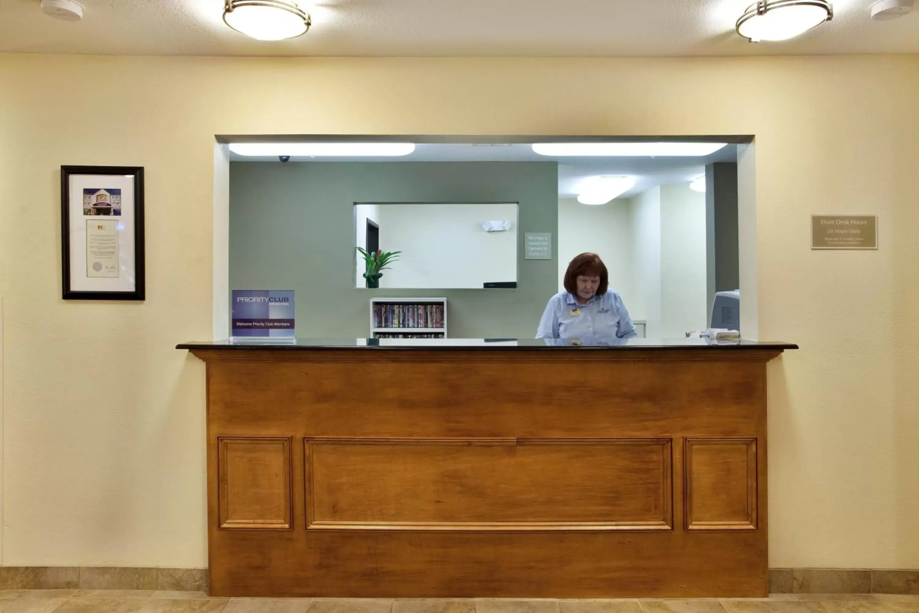 Lobby or reception, Lobby/Reception in Candlewood Suites Lake Charles-Sulphur, an IHG Hotel