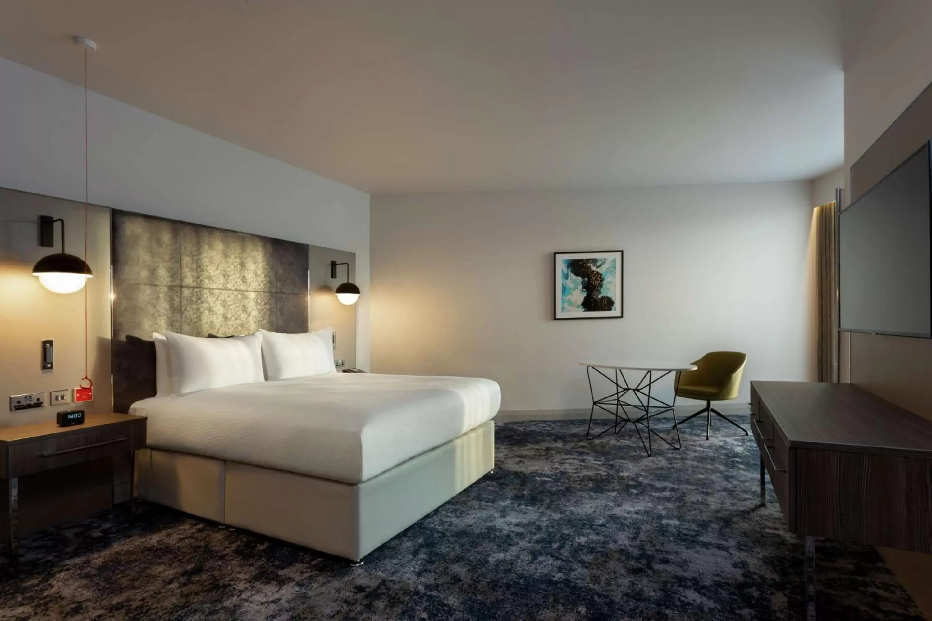Bedroom, Bed in Hilton Aberdeen TECA