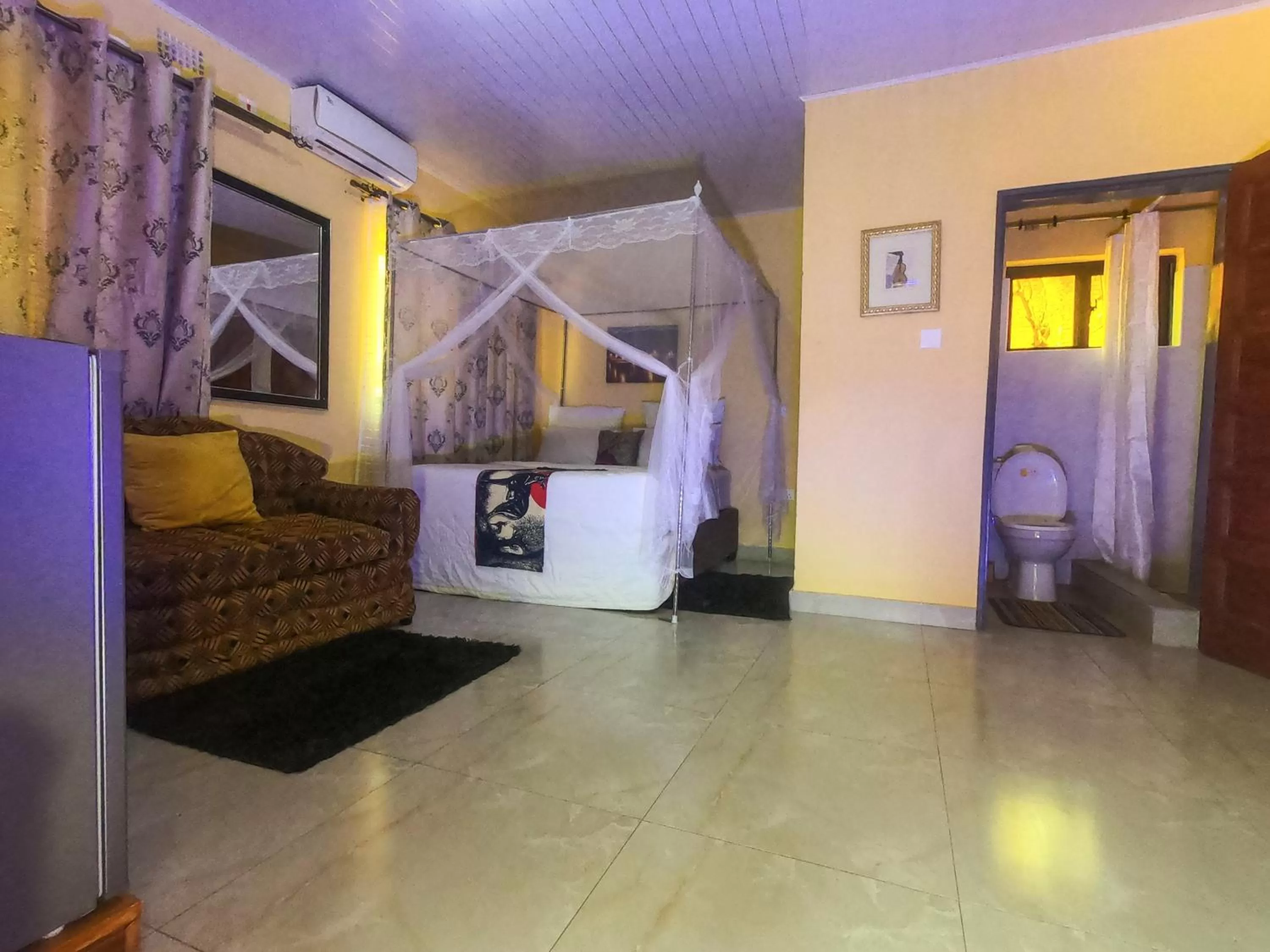 Bedroom in Golden Days Lodge