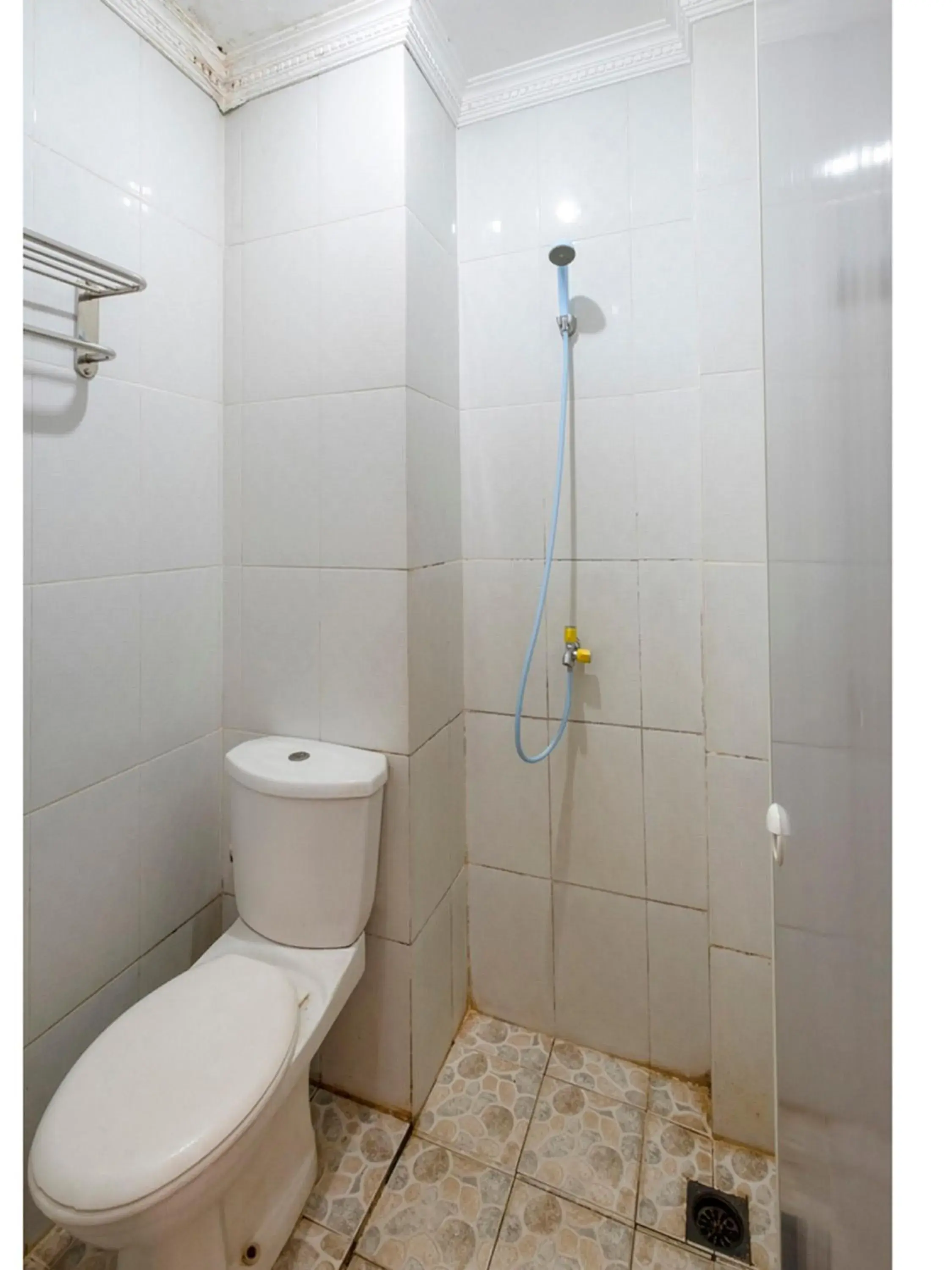 Bathroom in Super OYO 3747 Comfort Residence