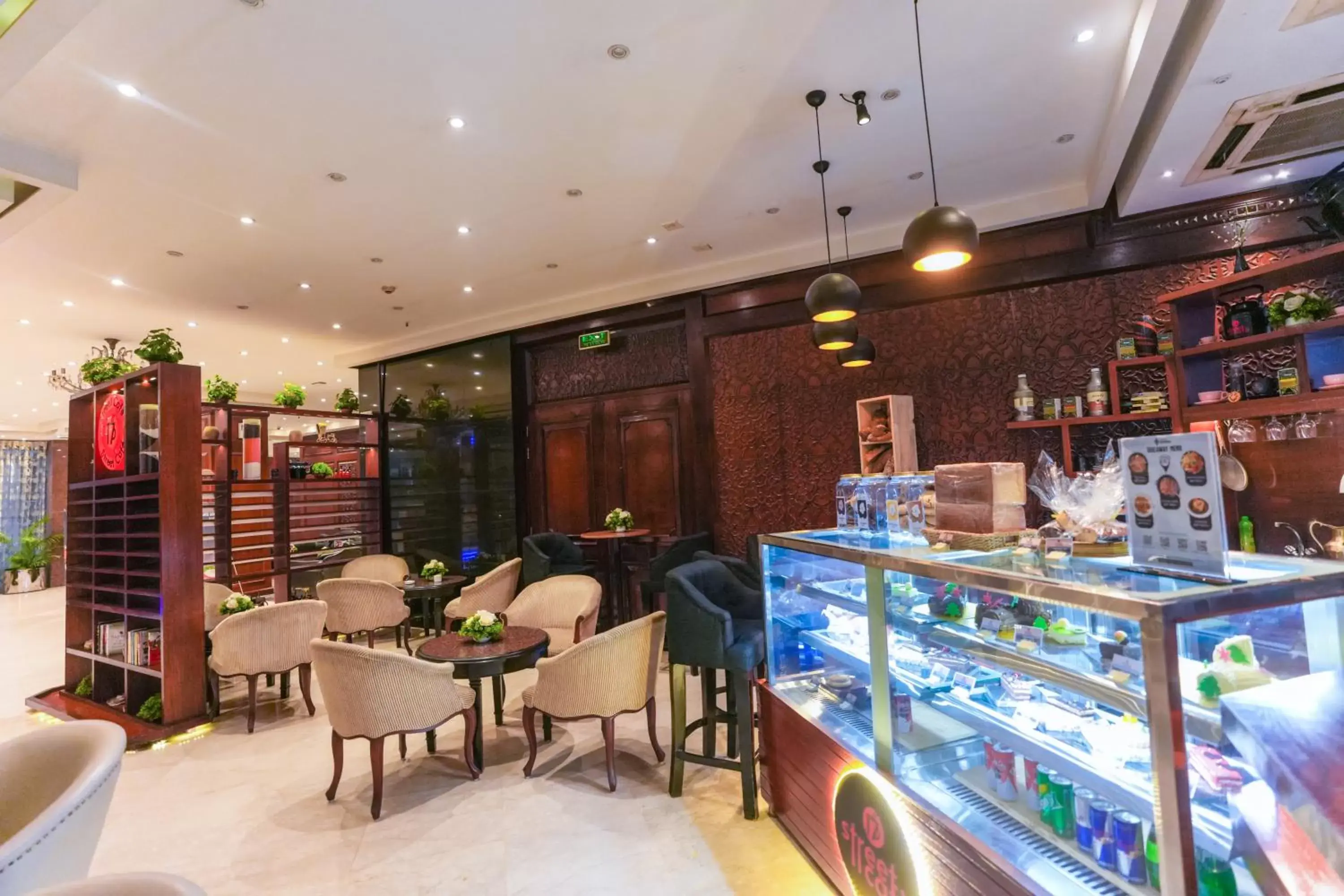 Coffee/tea facilities, Lounge/Bar in Hotel Sarina