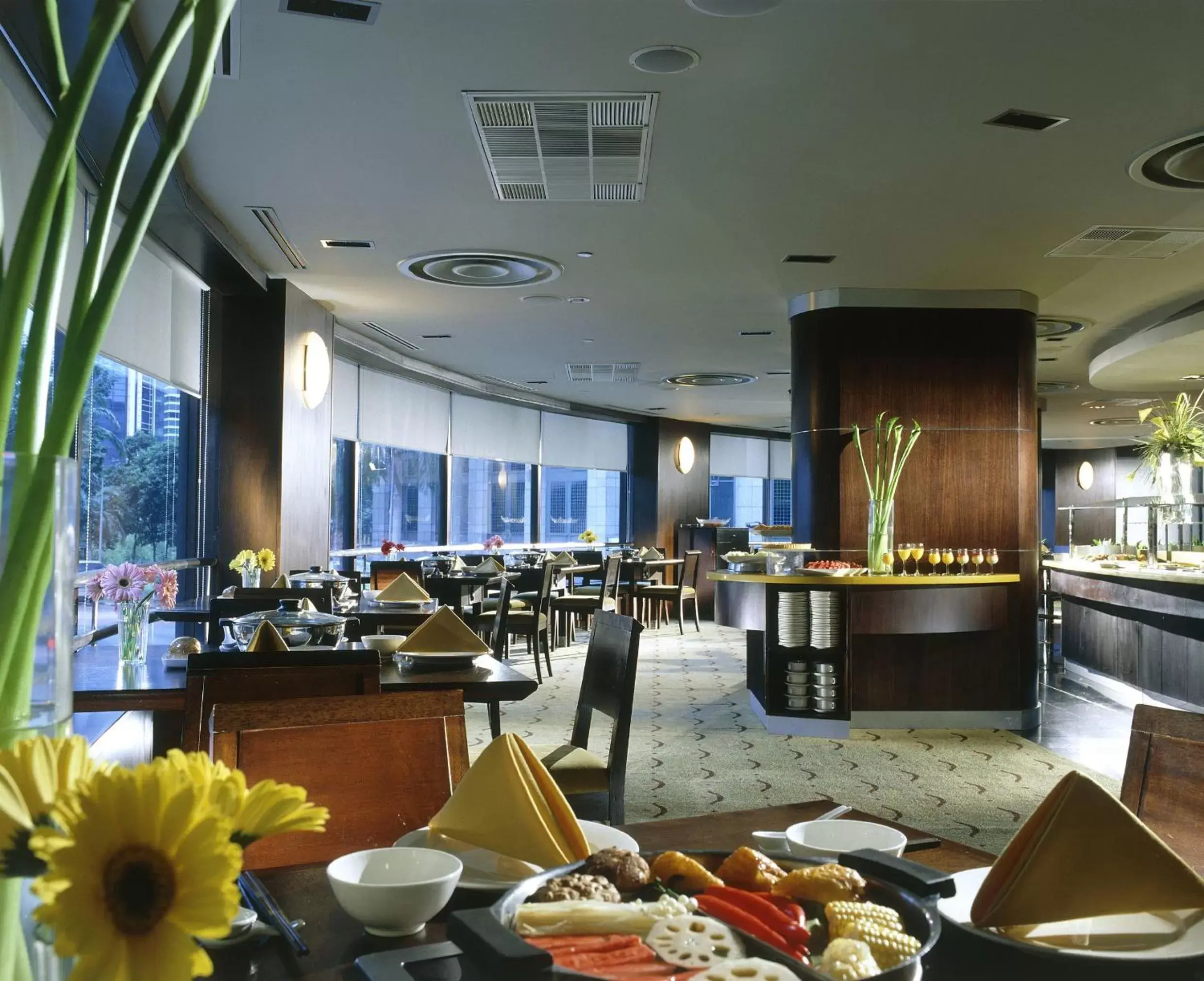 Restaurant/Places to Eat in M Hotel Singapore City Centre