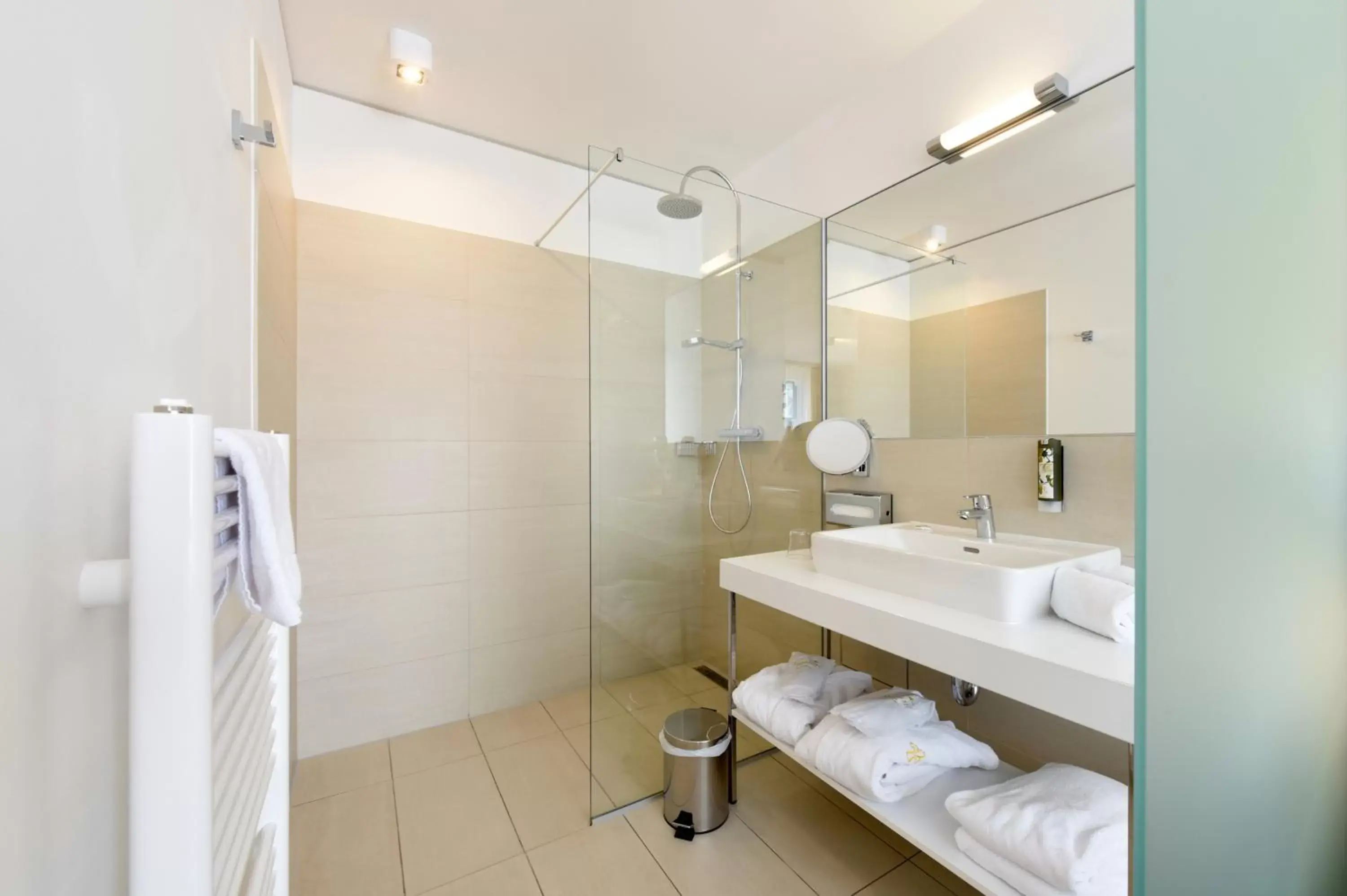 Shower, Bathroom in Amedia Luxury Suites Graz, Trademark Collection by Wyndham