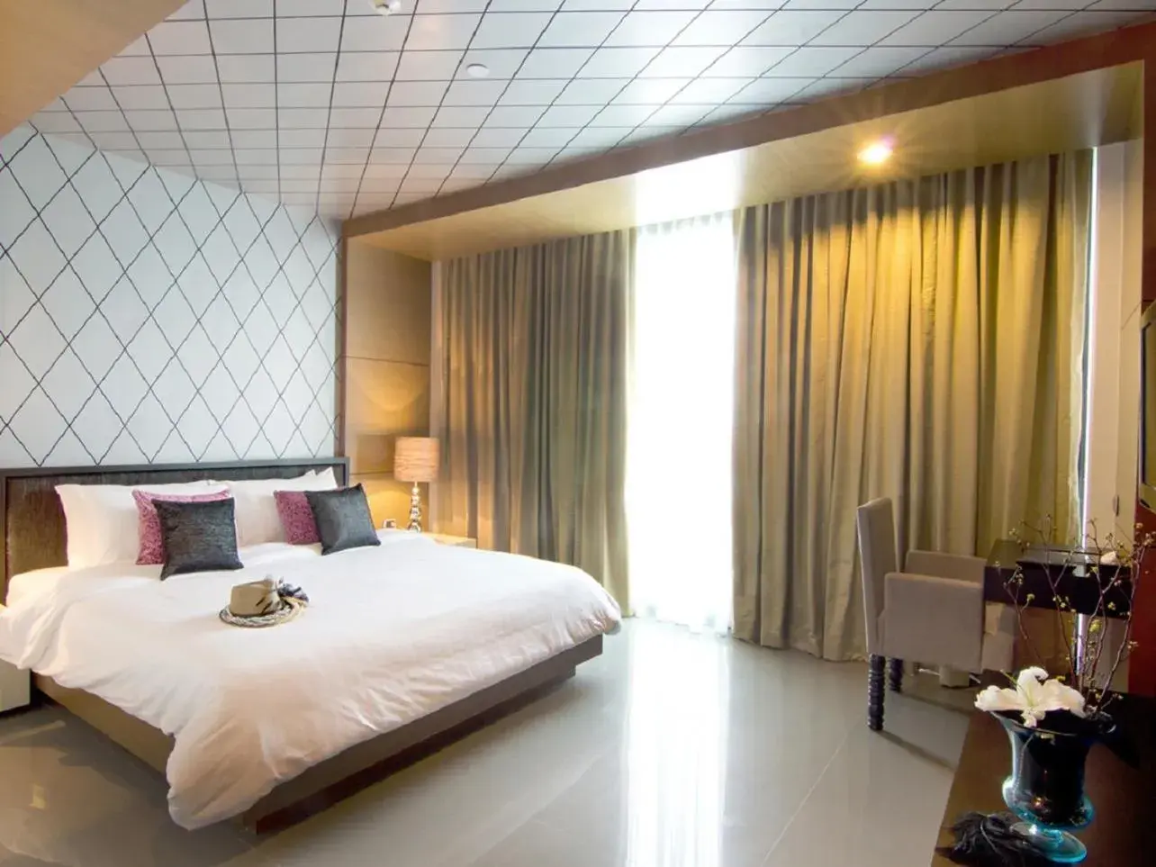 Bedroom, Bed in Way Hotel Pattaya