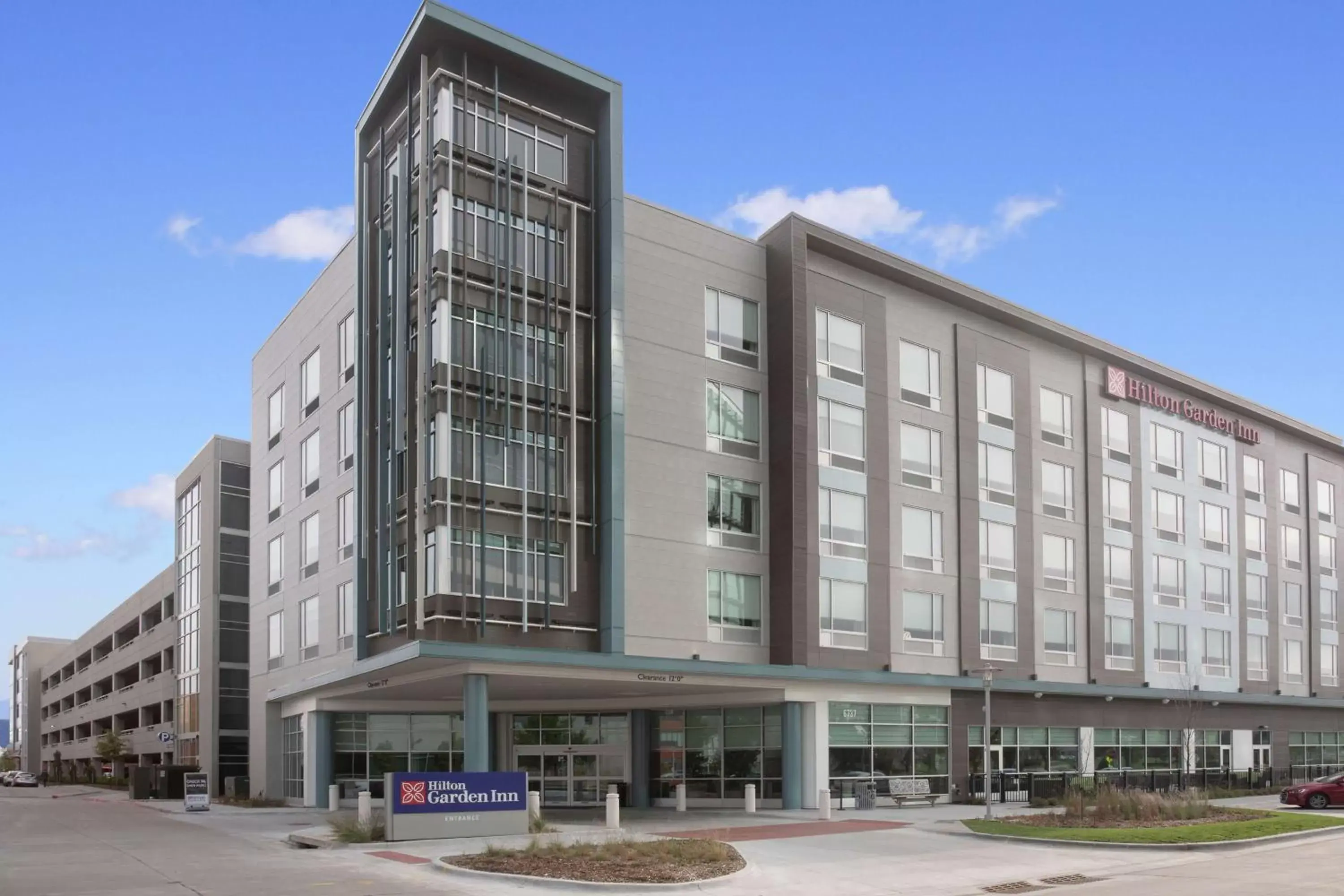 Property Building in Hilton Garden Inn Omaha Aksarben Village