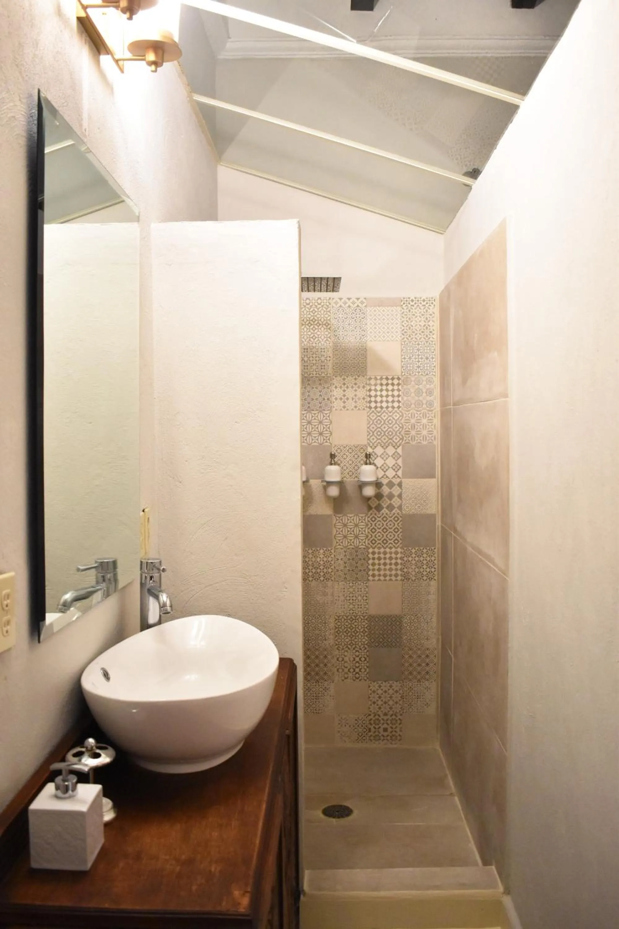 Shower in Mansion San Miguel