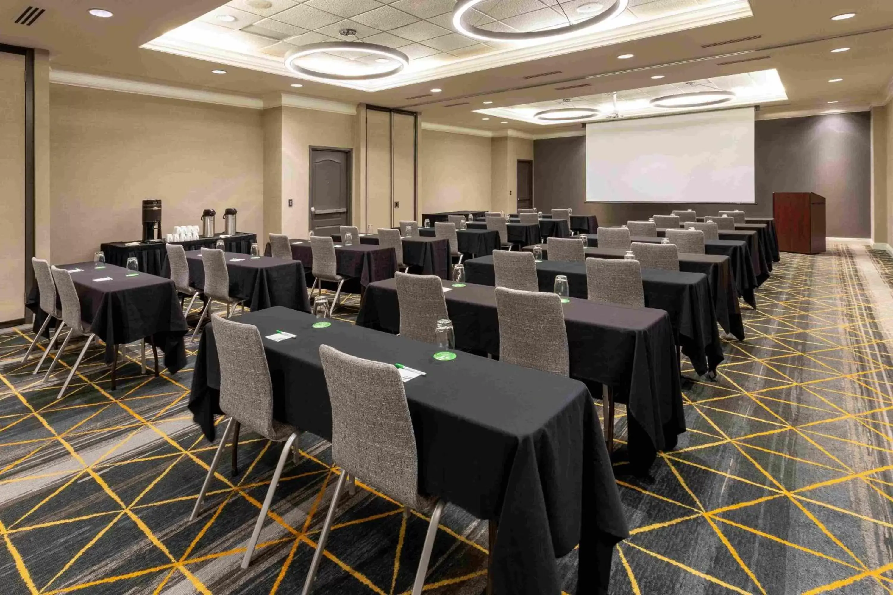 Meeting/conference room in Holiday Inn Toledo - Maumee I-80/90, an IHG Hotel
