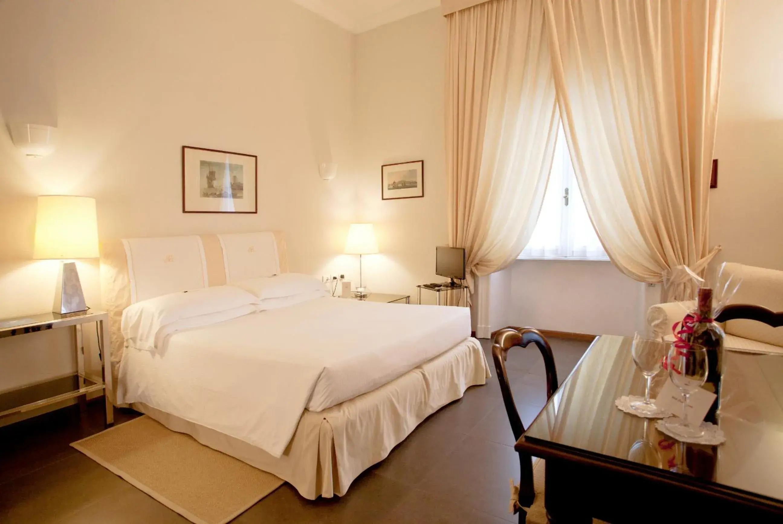 Photo of the whole room, Bed in Aldrovandi Residence City Suites