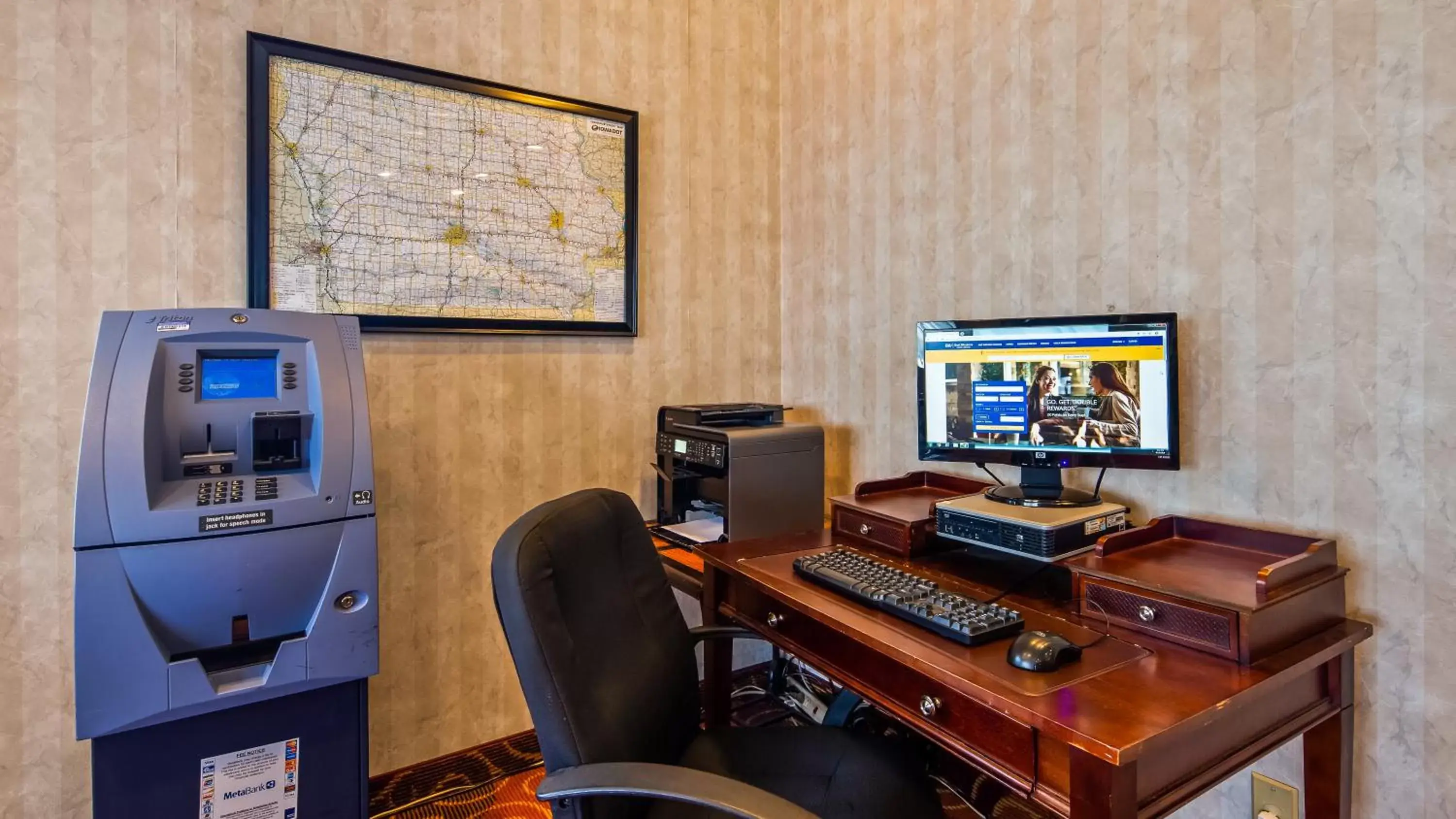 On-site shops, Business Area/Conference Room in Best Western Regency Inn