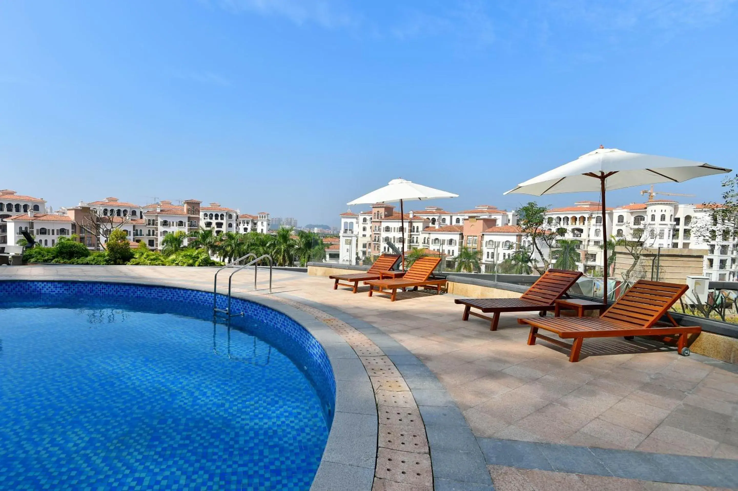 Swimming Pool in Grand Skylight International Hotel Huizhou