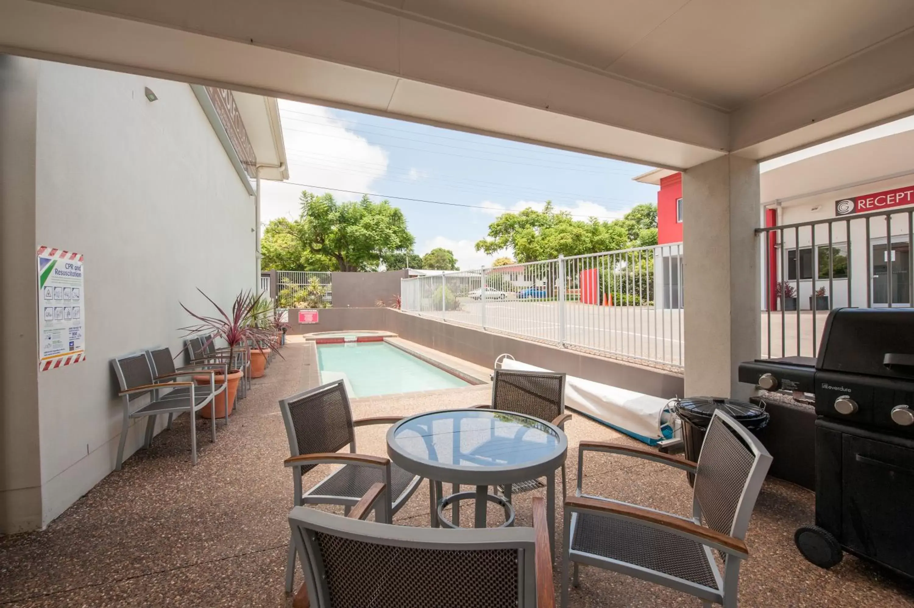 Patio in City Golf Club Motel