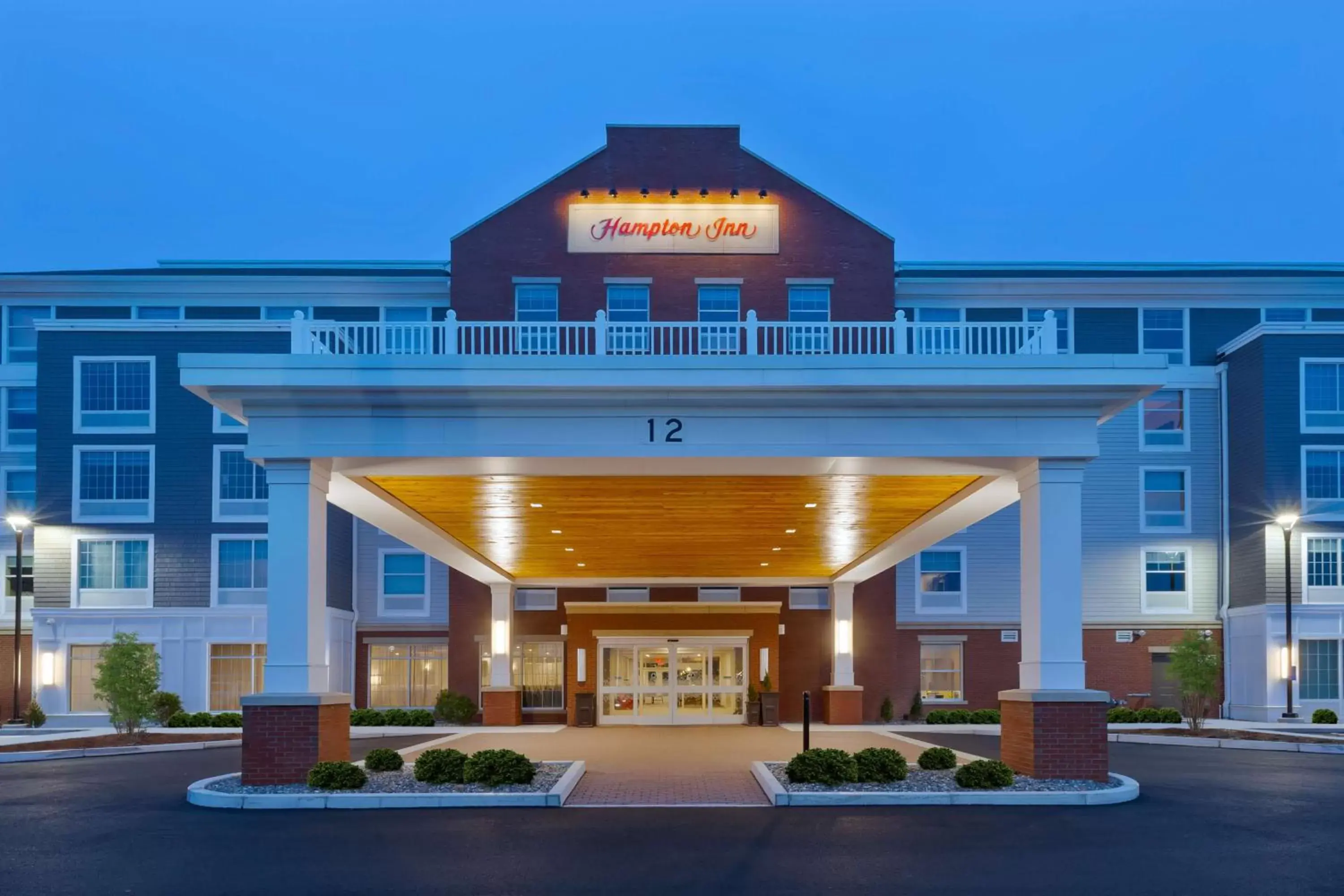 Property Building in Hampton Inn Cape Cod Canal