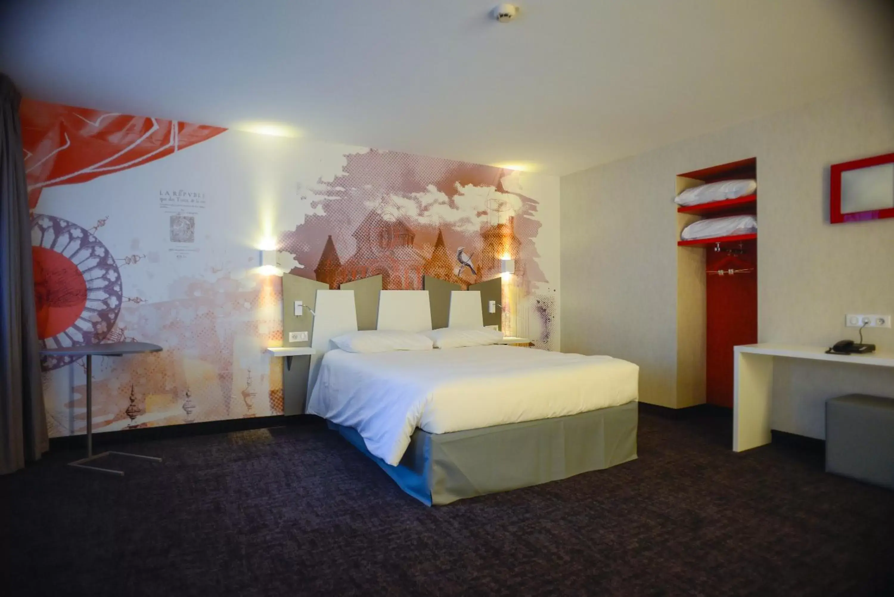 Bed in ibis Styles Poitiers Centre