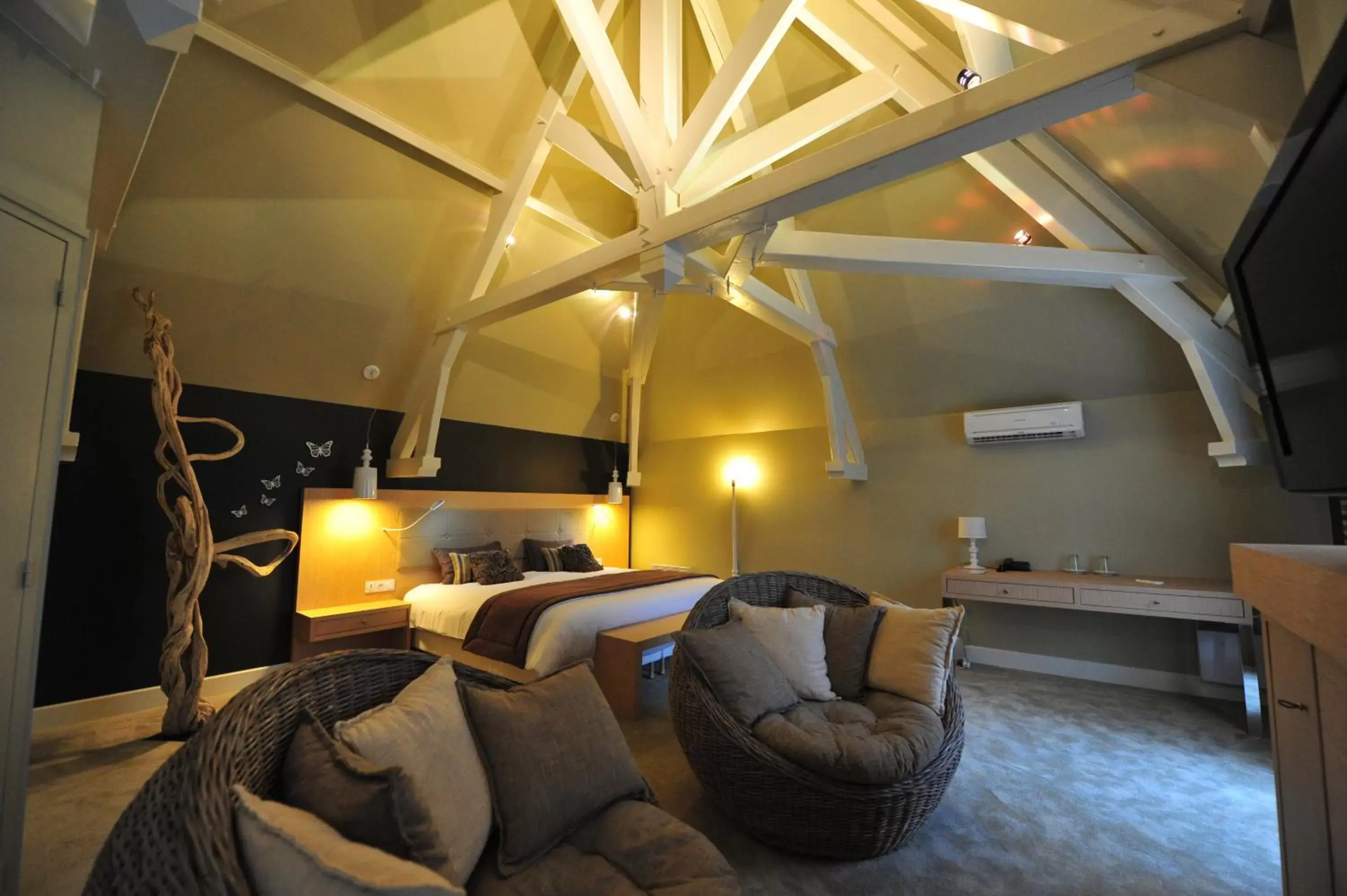 Bedroom, Seating Area in Chateau du Clos de la Ribaudiere