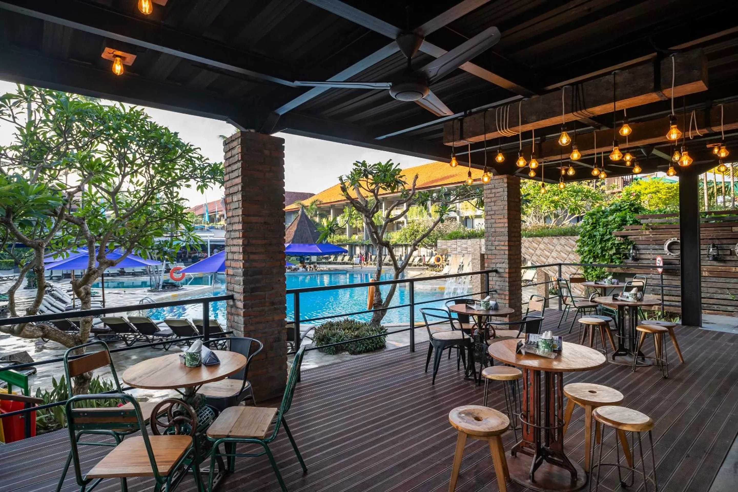 Restaurant/places to eat in Bali Dynasty Resort