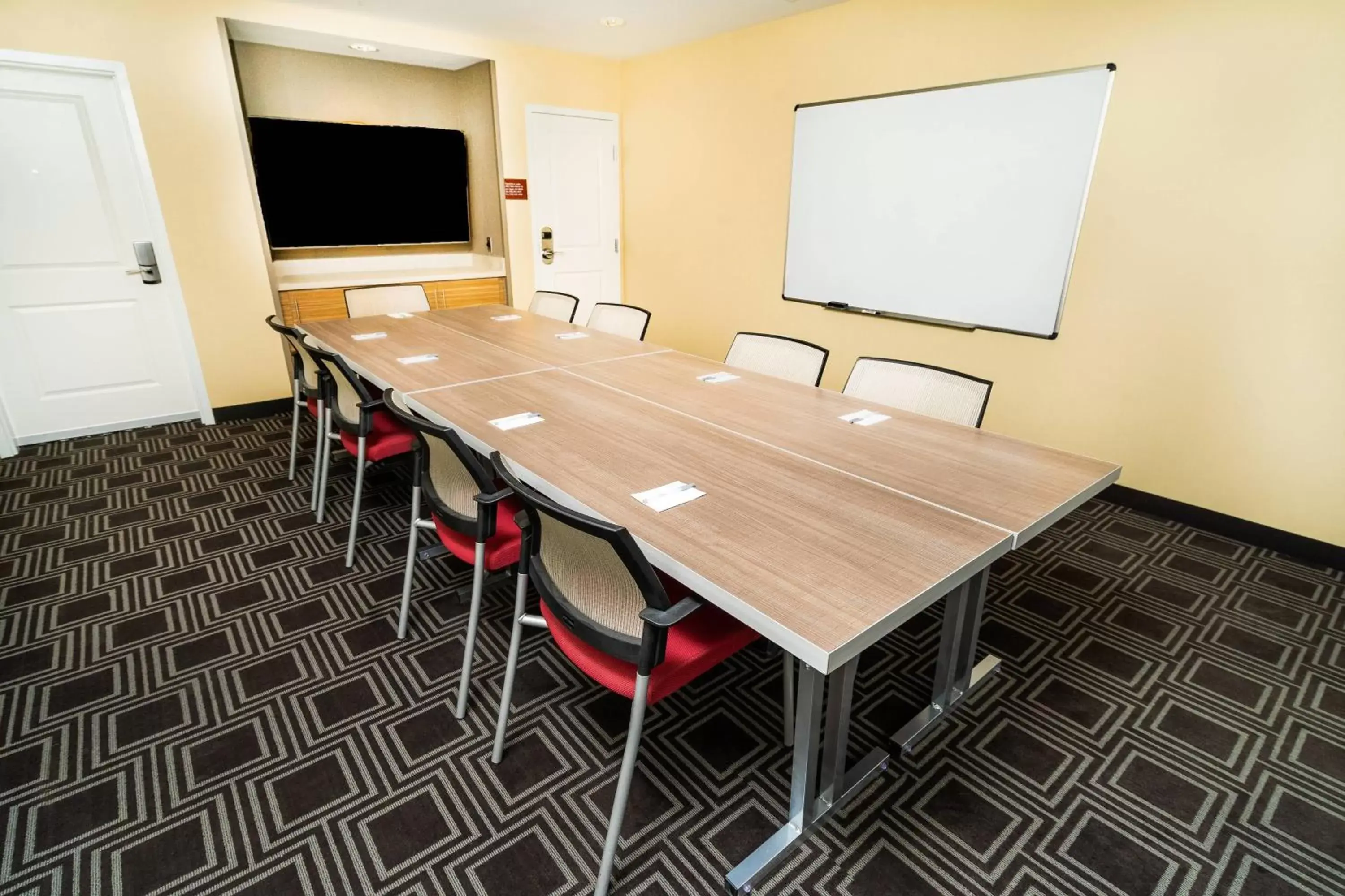 Meeting/conference room, TV/Entertainment Center in TownePlace Suites By Marriott Las Vegas Stadium District