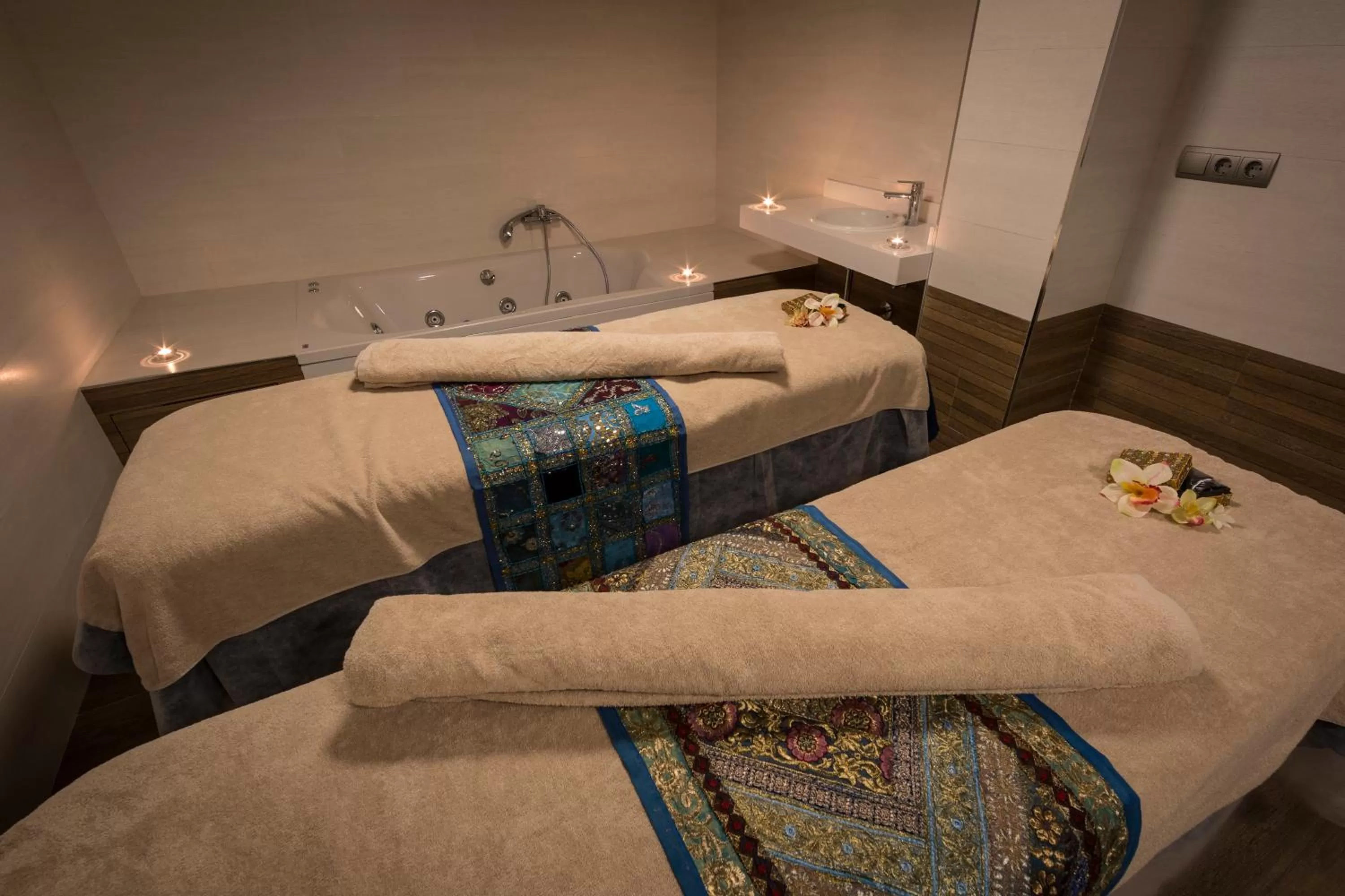 Massage, Bed in Catalonia Granada