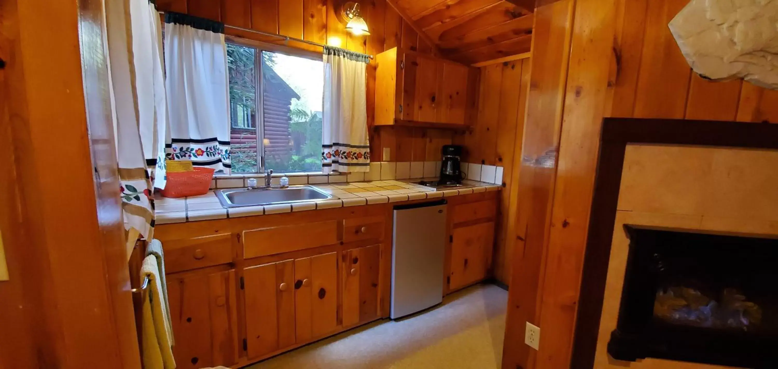 Kitchen or kitchenette, Kitchen/Kitchenette in Fern River Resort