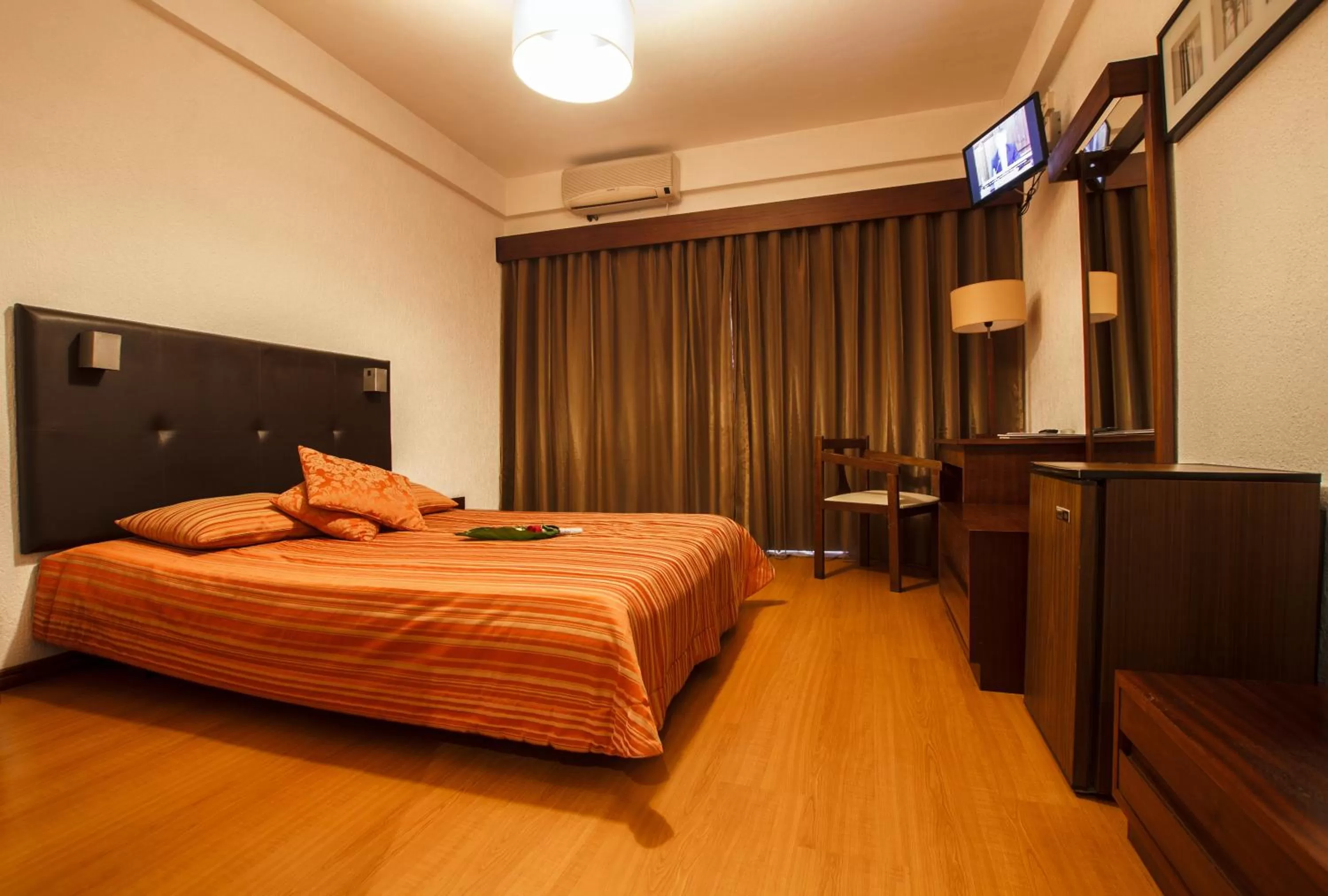 Photo of the whole room, Bed in Riabela Inn