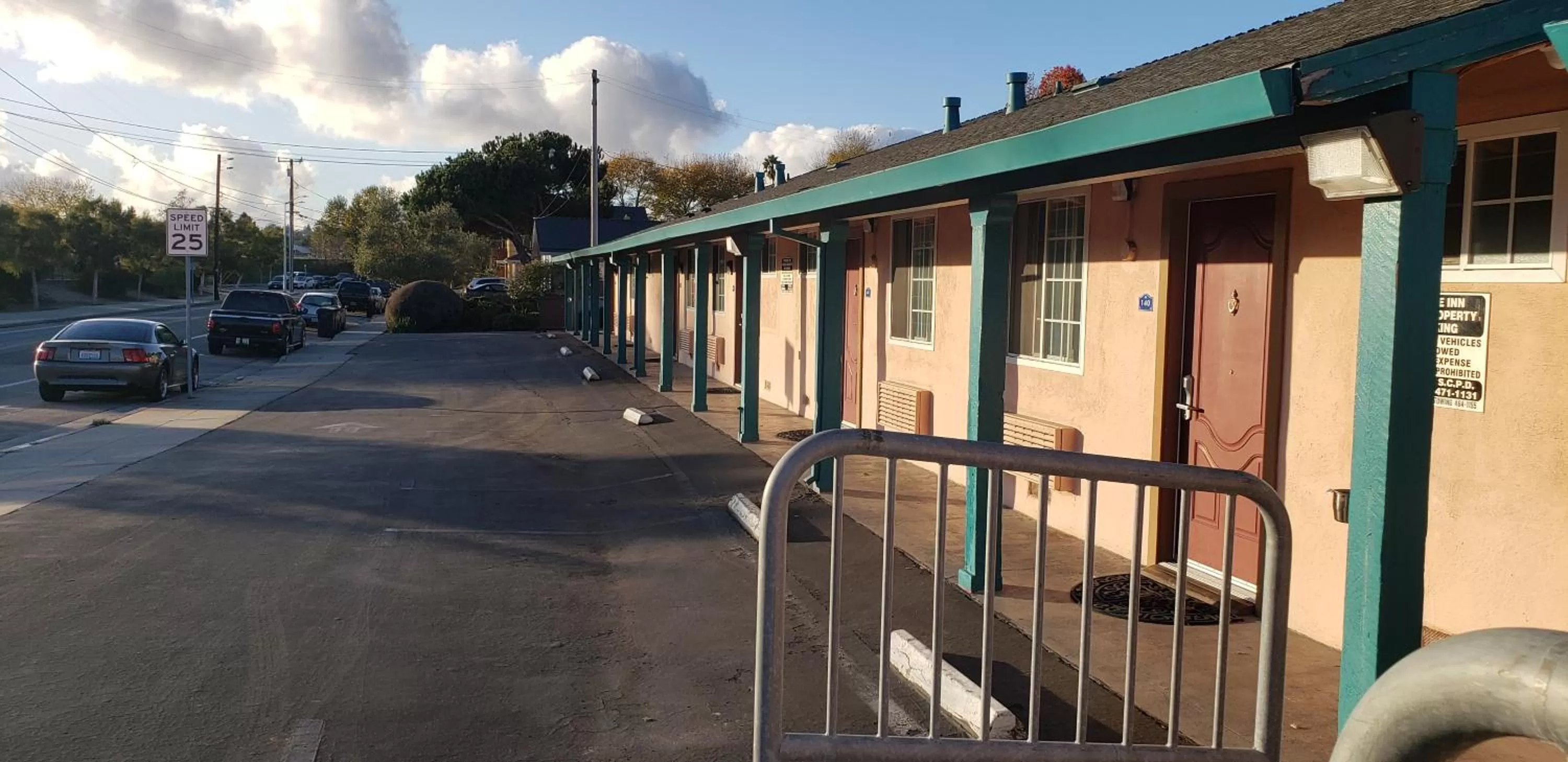 Street view in Riverside Inn & Suites Santa Cruz