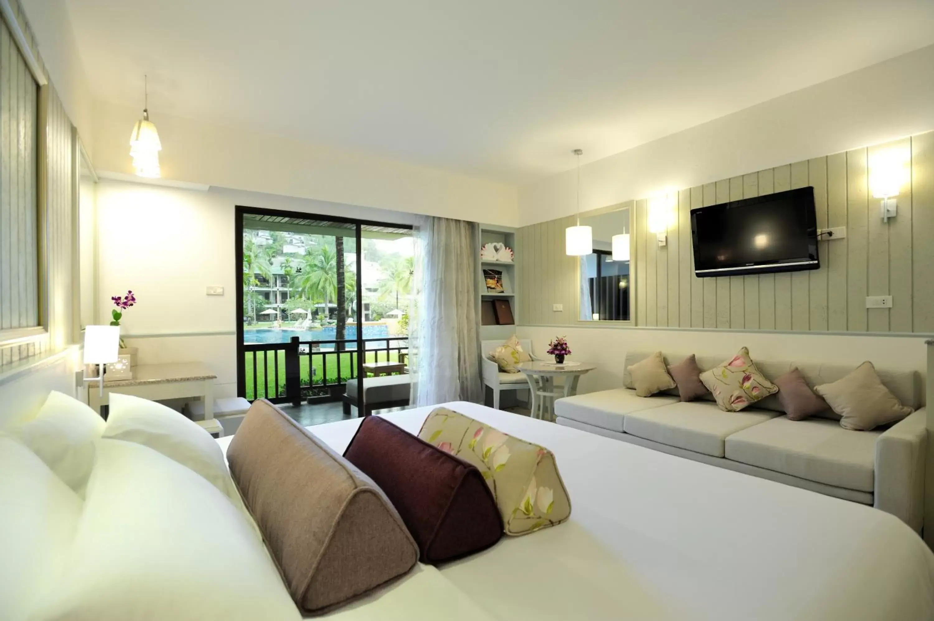 Photo of the whole room, Seating Area in Katathani Phuket Beach Resort - SHA Extra Plus