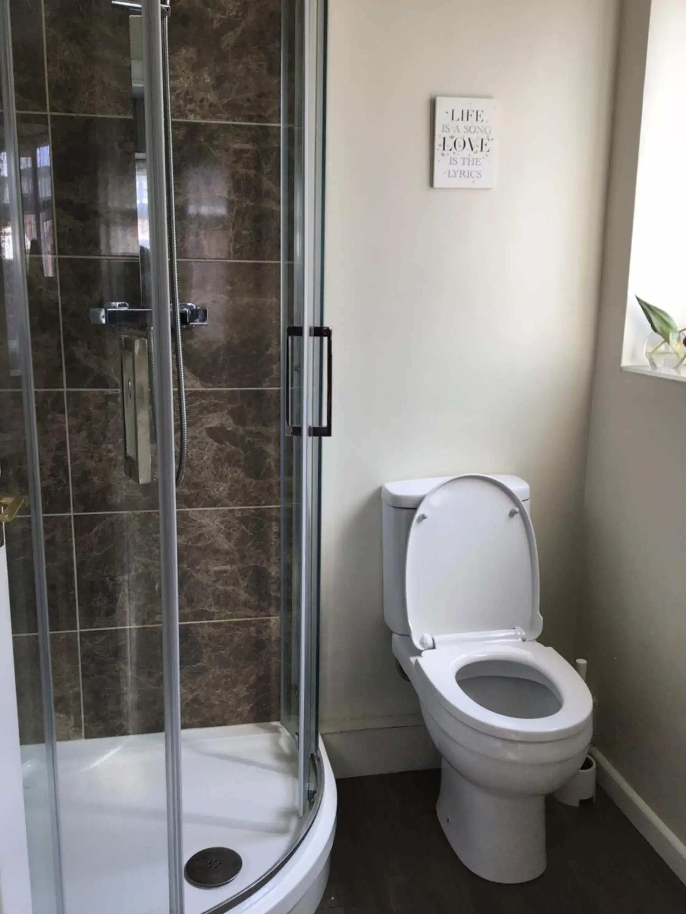 Toilet, Bathroom in Little Lodge Walcote Lutterworth