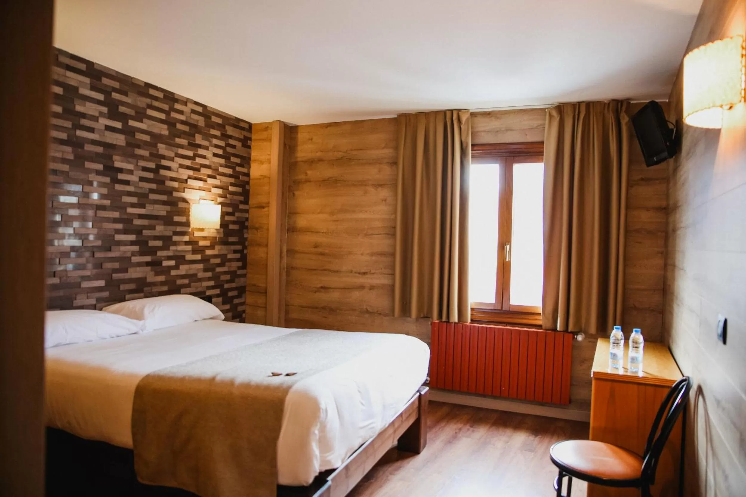 Bedroom, Bed in Cal Ruiz