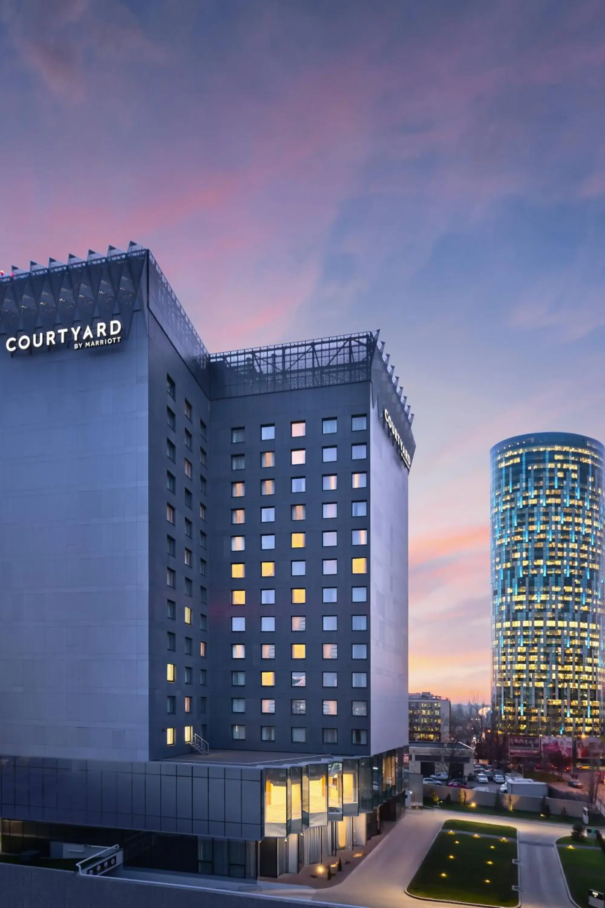 Property Building in Courtyard by Marriott Bucharest Floreasca