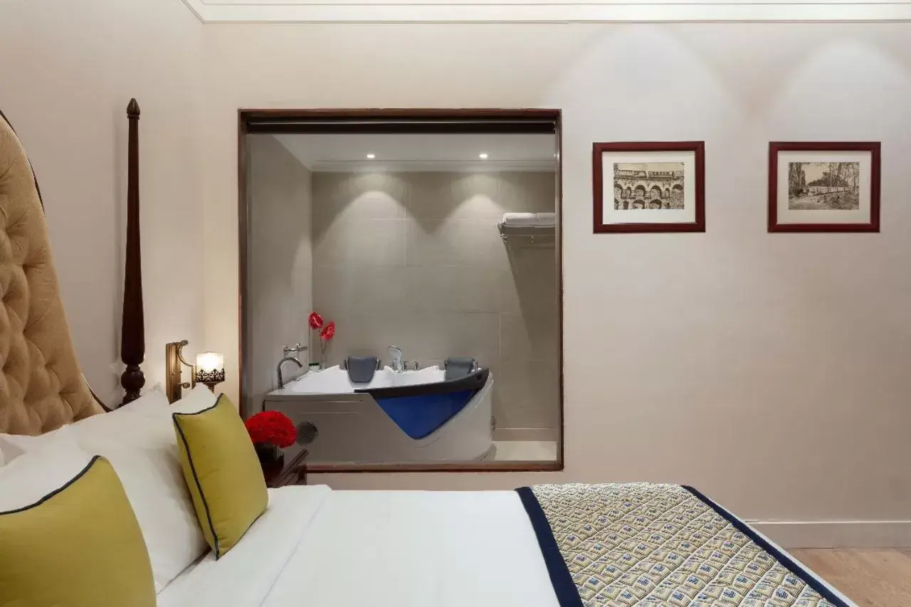 Bed in Fortune Select Forest Hill, Mahiya, Kasauli - Member ITC's Hotel Group Bed in Fortune Select Forest Hill, Mahiya, Kasauli - Member ITC's Hotel Group
