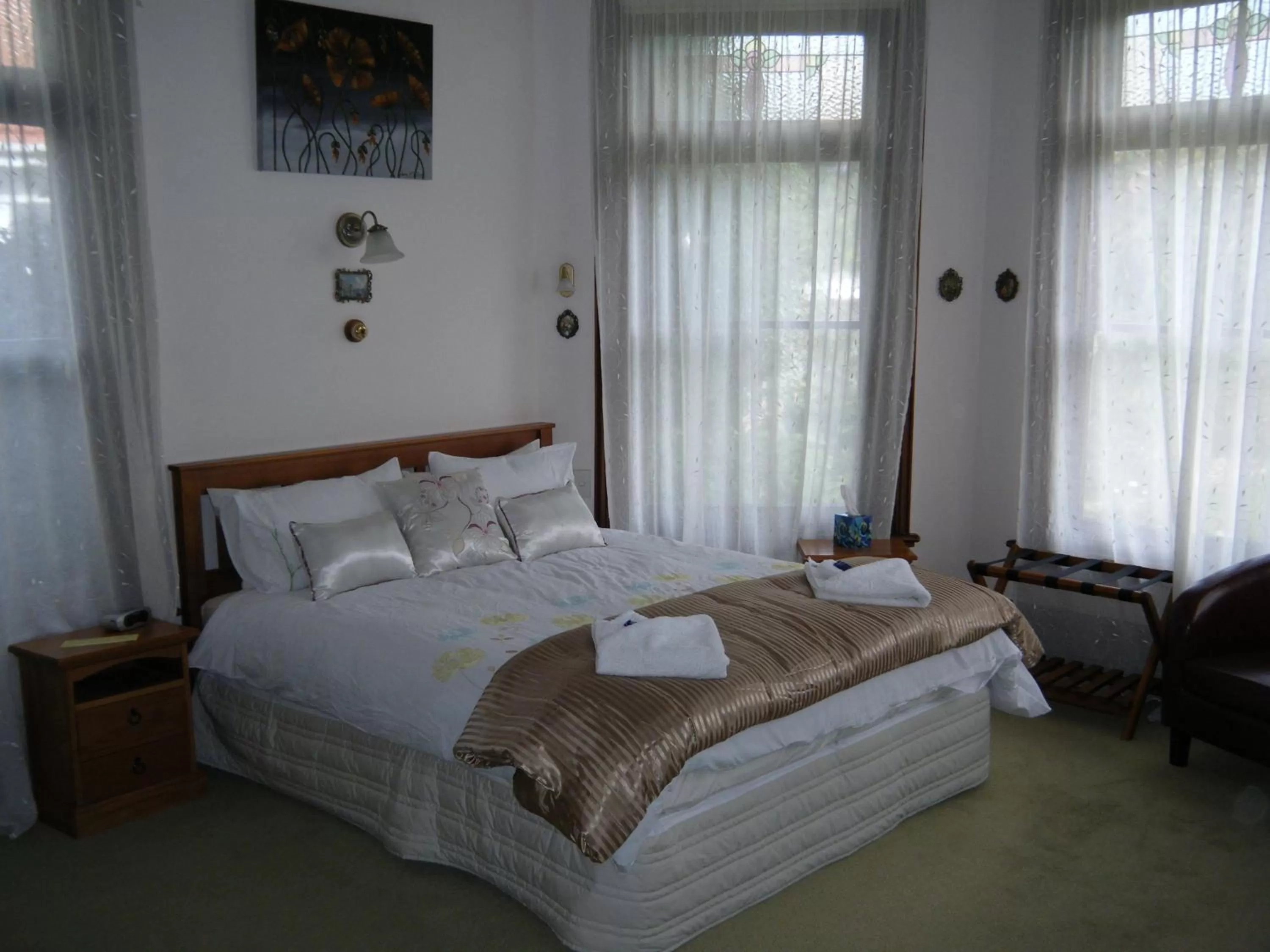 Deluxe Double Room with Garden View in Collingwood Manor