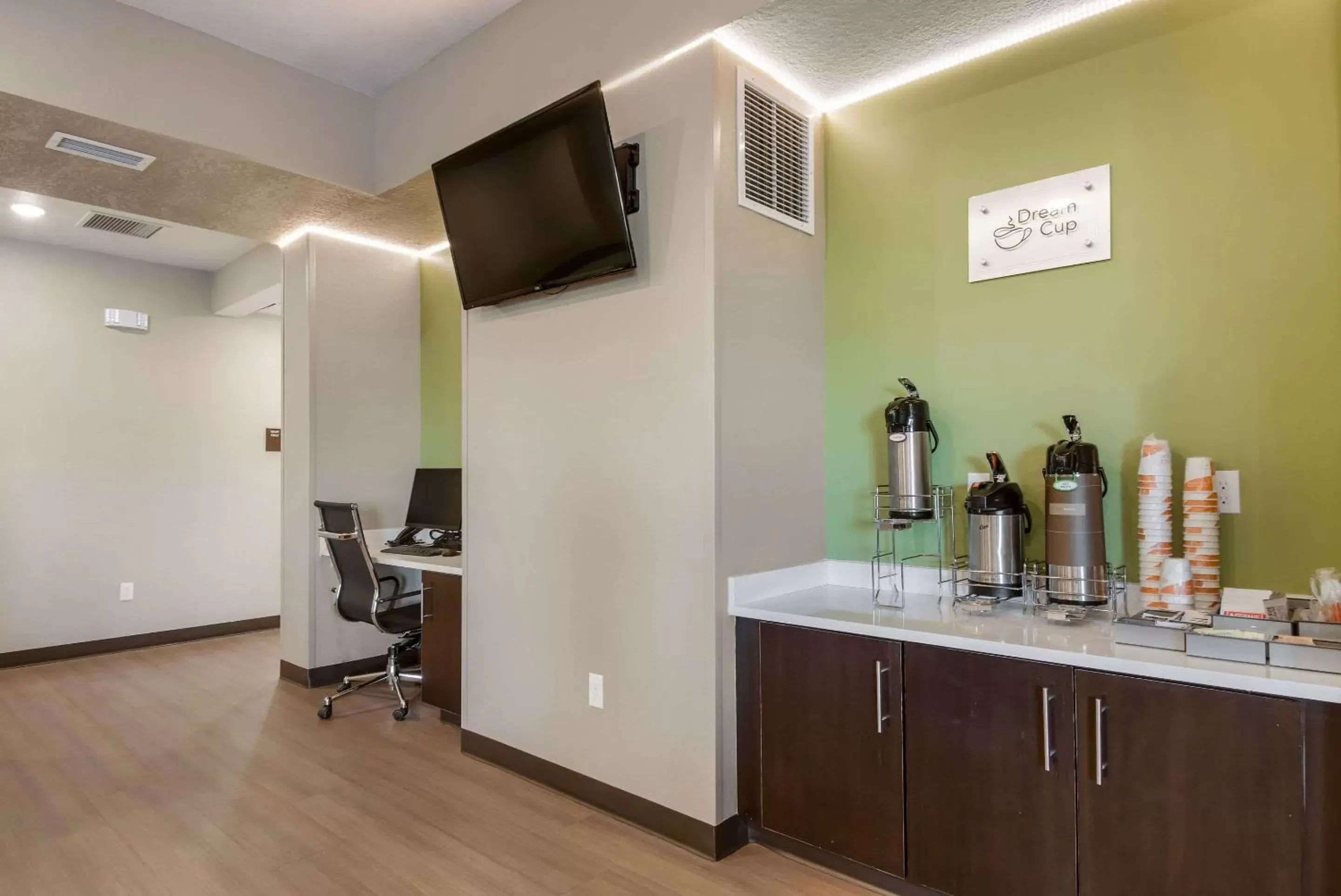 Restaurant/places to eat in Sleep Inn Boardman Restaurant/places to eat in Sleep Inn Boardman