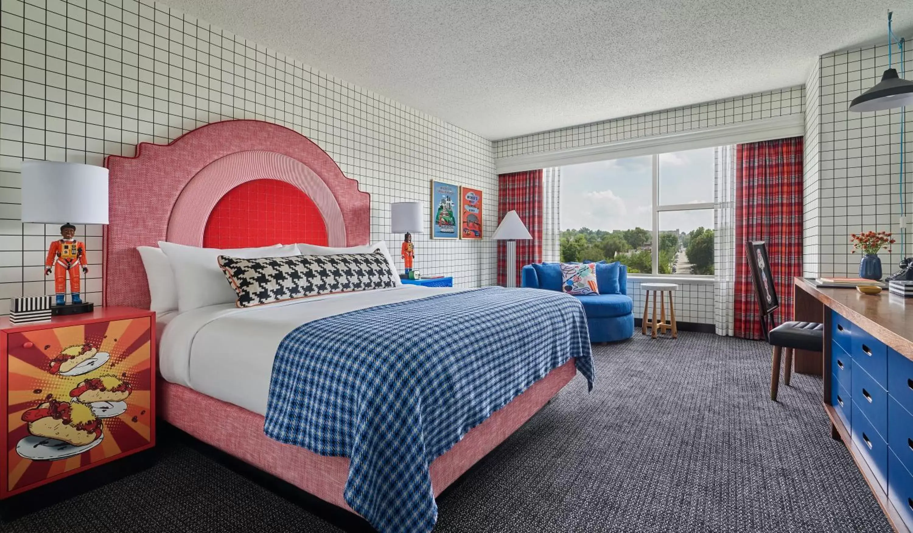 Bedroom, Bed in Graduate Cincinnati