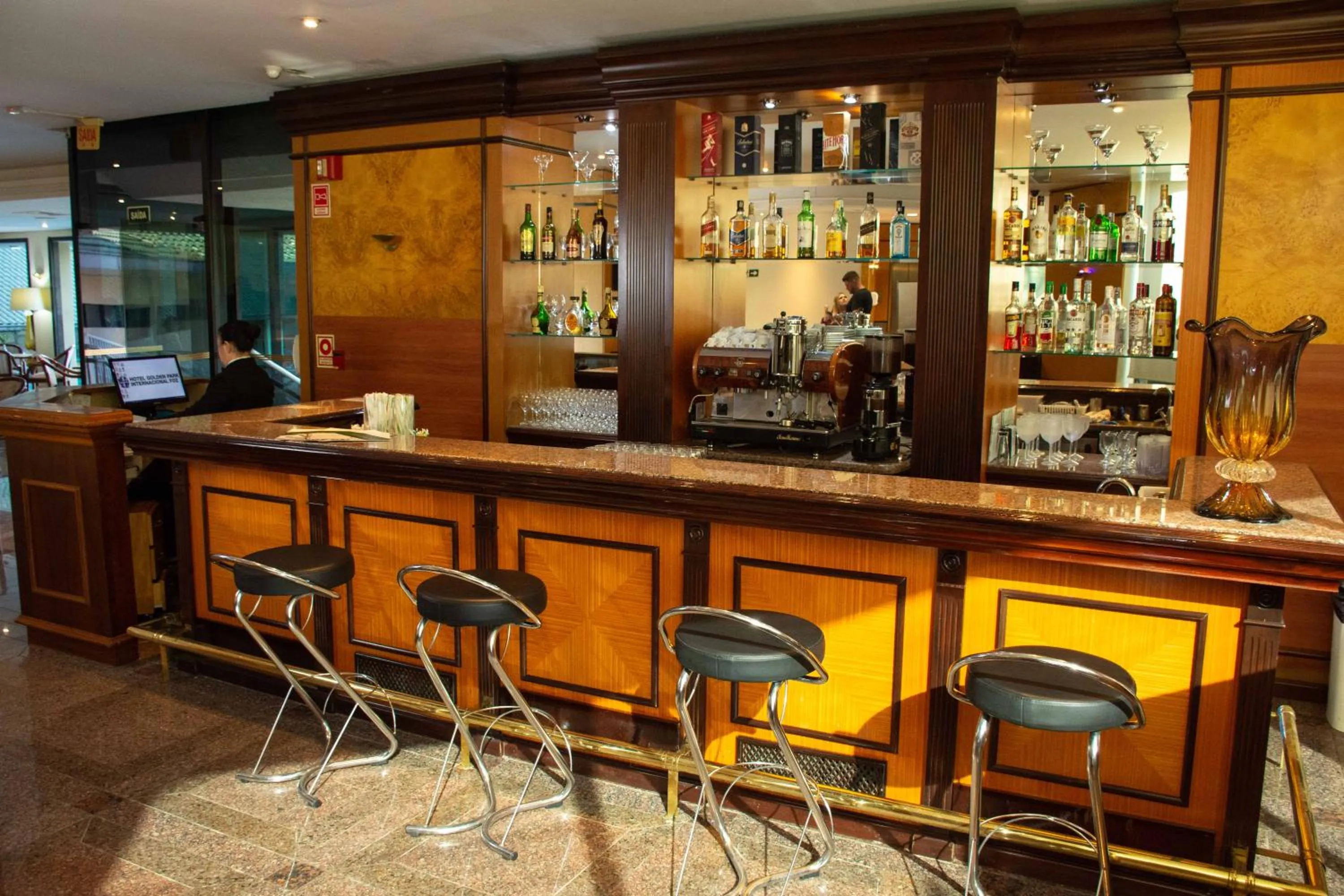 Lounge or bar in Hotel Golden Park Internacional Foz & Convenções By Nacional Inn
