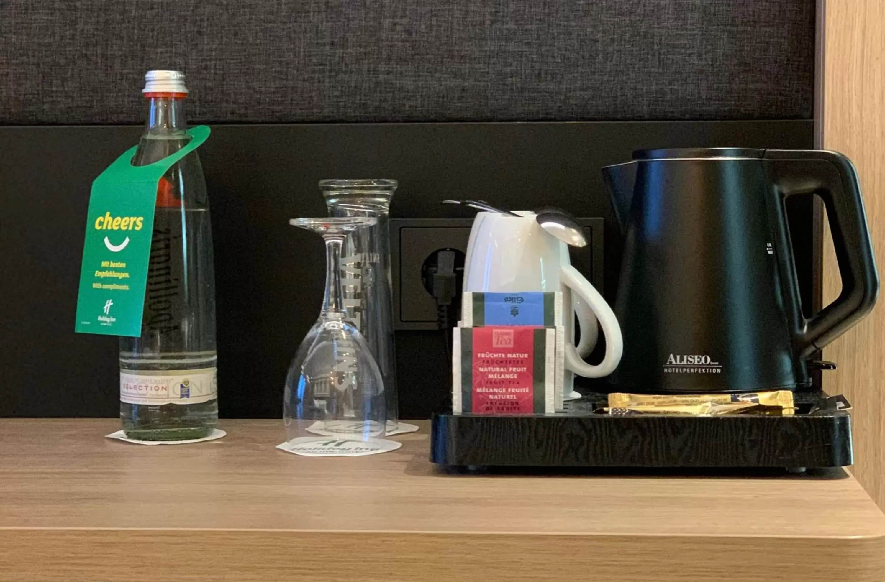 Twin Room - Non-Smoking in Holiday Inn - Osnabrück, an IHG Hotel Twin Room - Non-Smoking in Holiday Inn - Osnabrück, an IHG Hotel