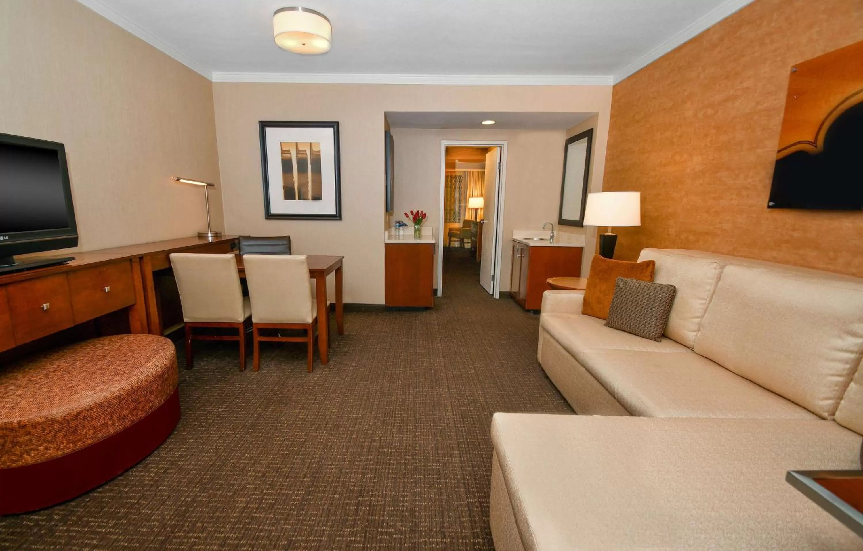 Bedroom in Embassy Suites by Hilton Austin Downtown South Congress