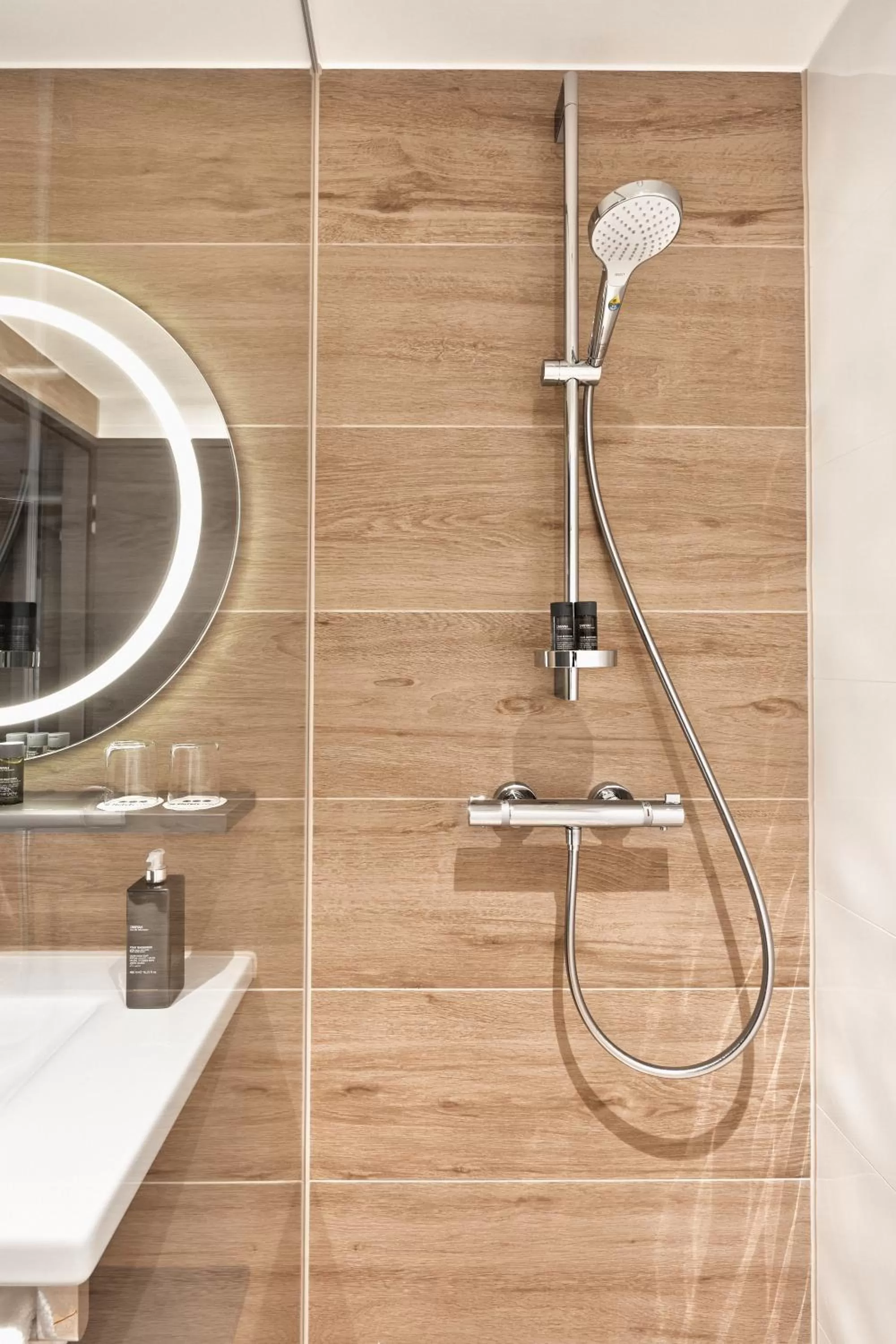 Bathroom in H2 Hotel Leipzig