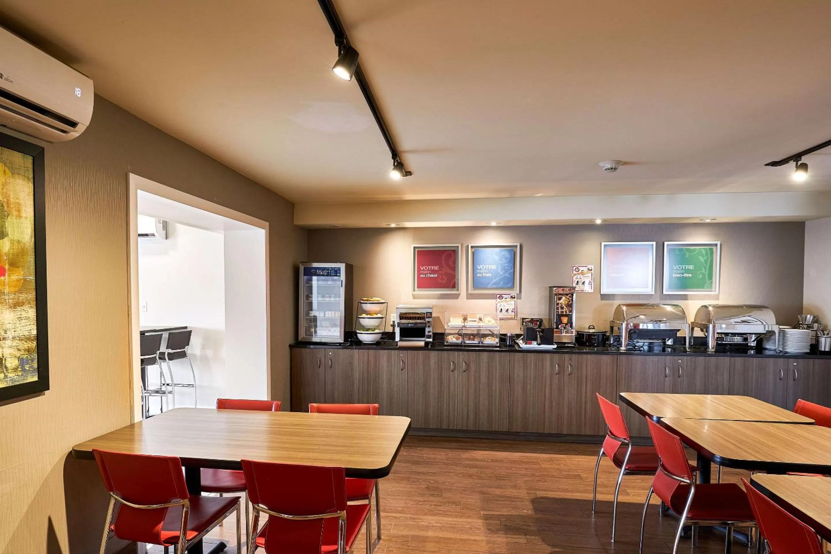 Restaurant/places to eat in Comfort Inn