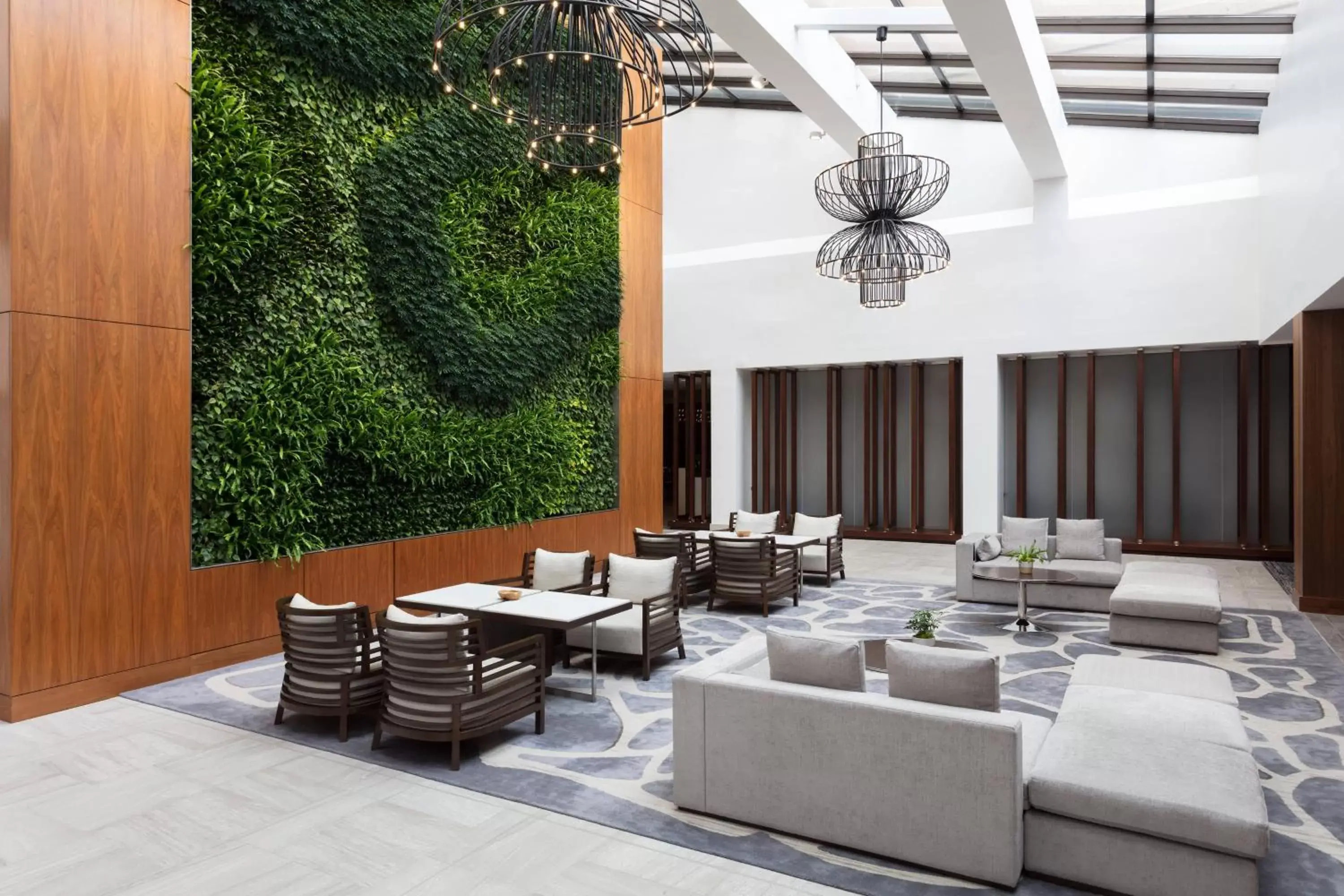 Lobby or reception in Long Island Marriott Hotel