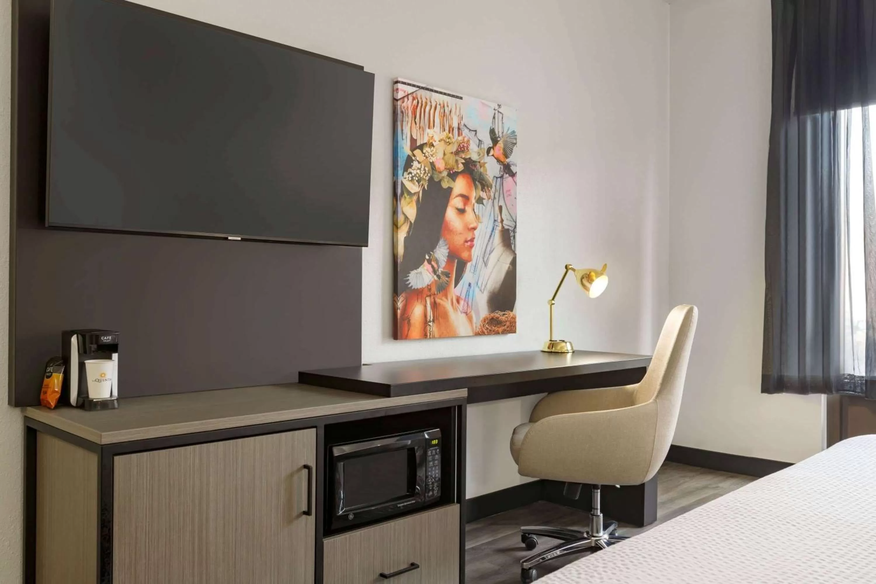 Photo of the whole room, Bed in La Quinta inn & suites by Wyndham Dothan