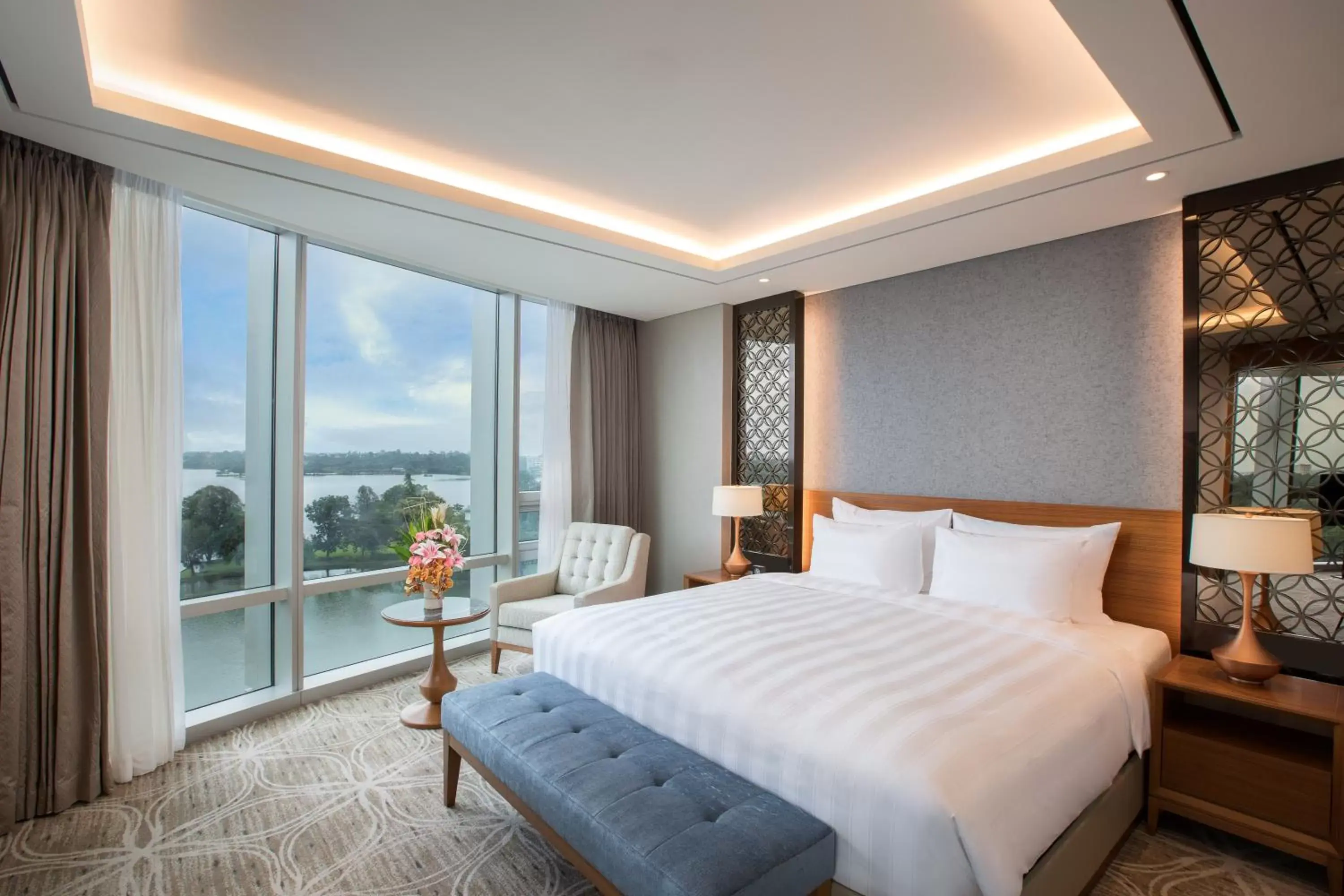 Dining area in LOTTE Hotel Yangon