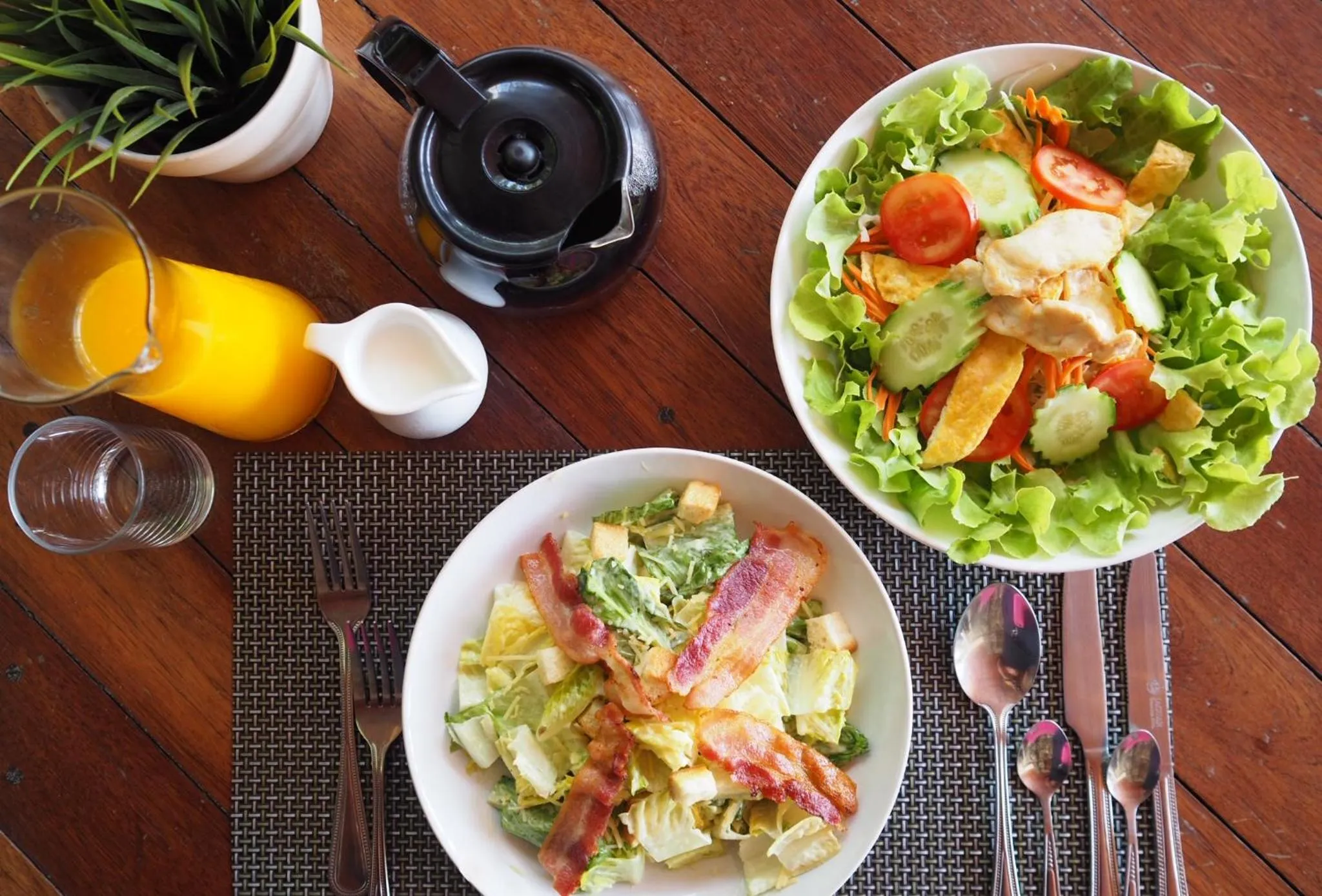 Restaurant/places to eat in Samui Garden Home