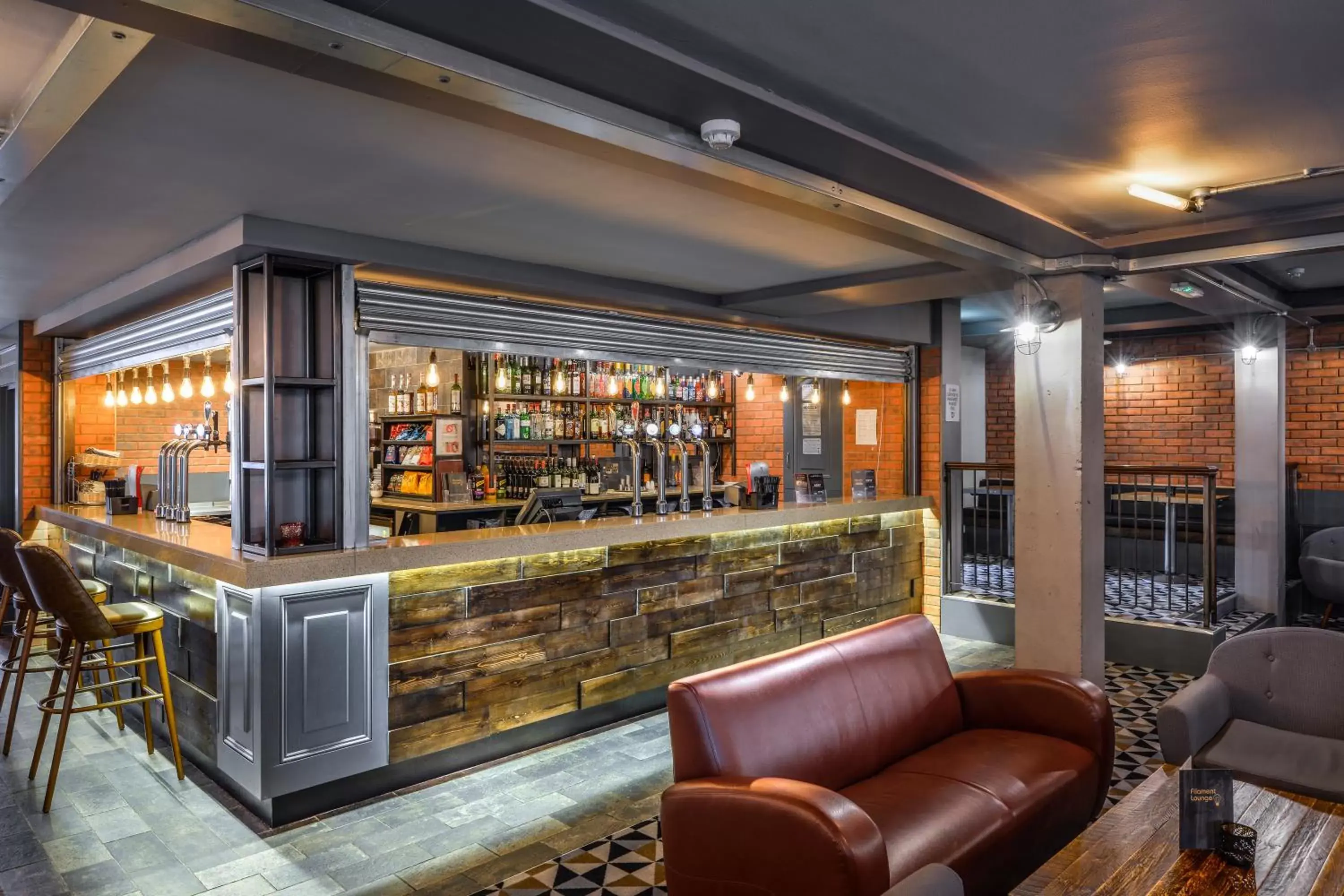 Lounge or bar, Lounge/Bar in Holiday Inn - Manchester - Oldham, an IHG Hotel